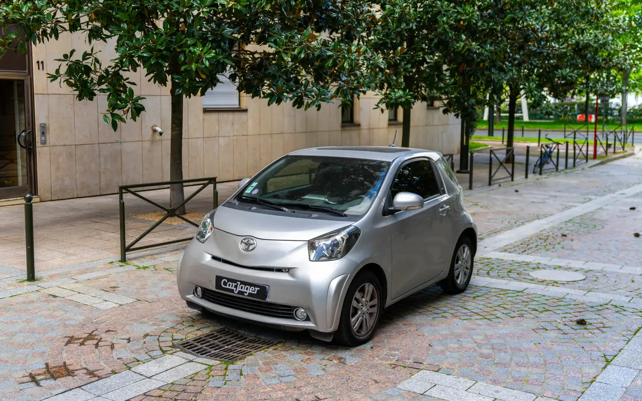 Toyota iQ Stadswagen in Zilver tweedehands in Aix-en-Provence voor € 17.990,-