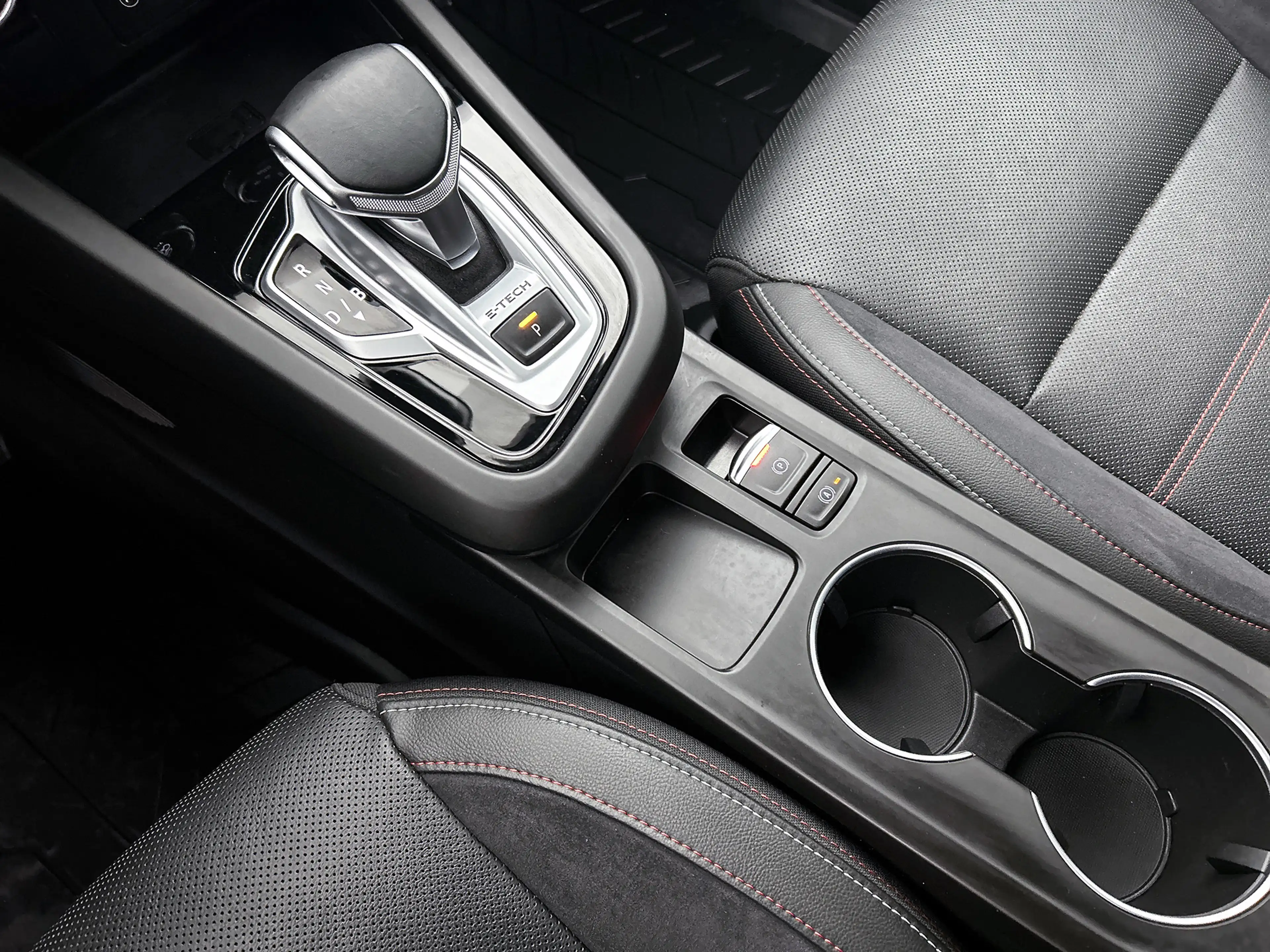 Renault Arkana 1.6 E-Tech Hybrid 145 R.S. Line | Camera | Adaptiv — photo 14