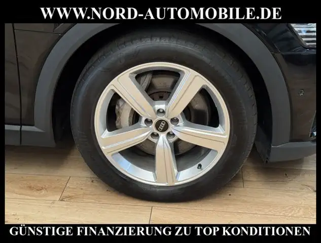 Audi E-Tron view 15