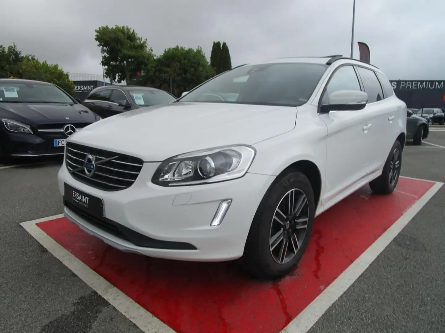Volvo XC60 D4 190 ch Initiate Edition Geartronic A Blanc - 1