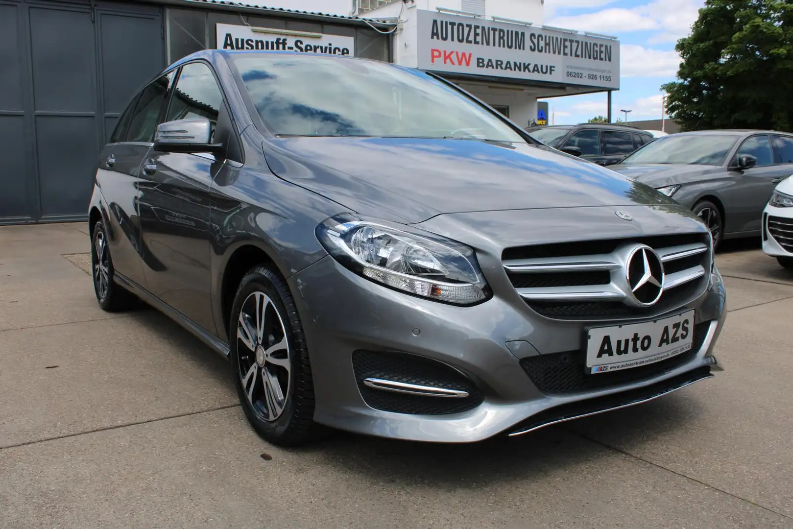 Mercedes-Benz B 180 /AUS 1.HAND/NUR 31.700 KM/NAVI/PDC/AHK/ALU Gris - 1
