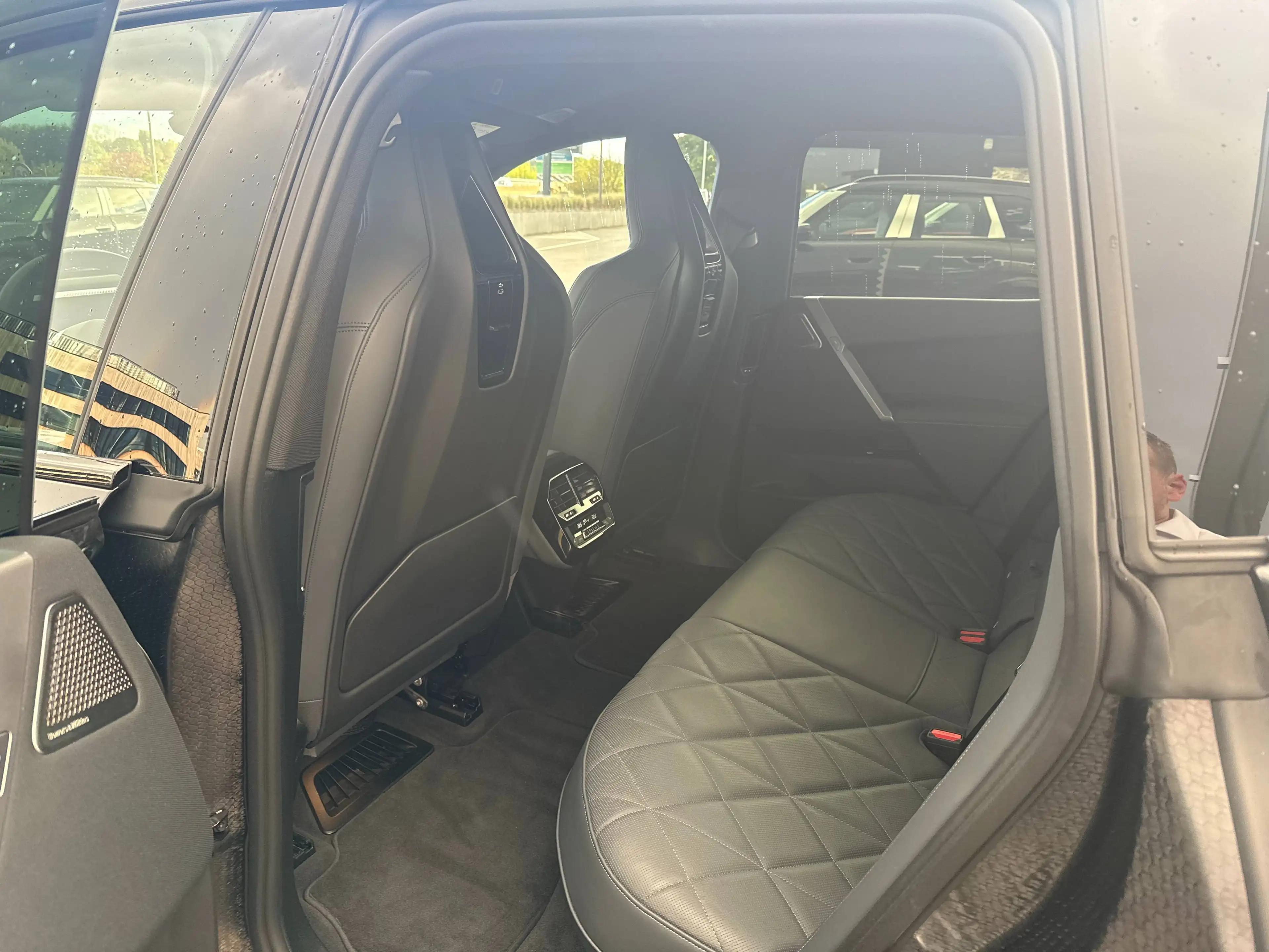 BMW iX iX 111.5 kWh xDrive60 — photo 13