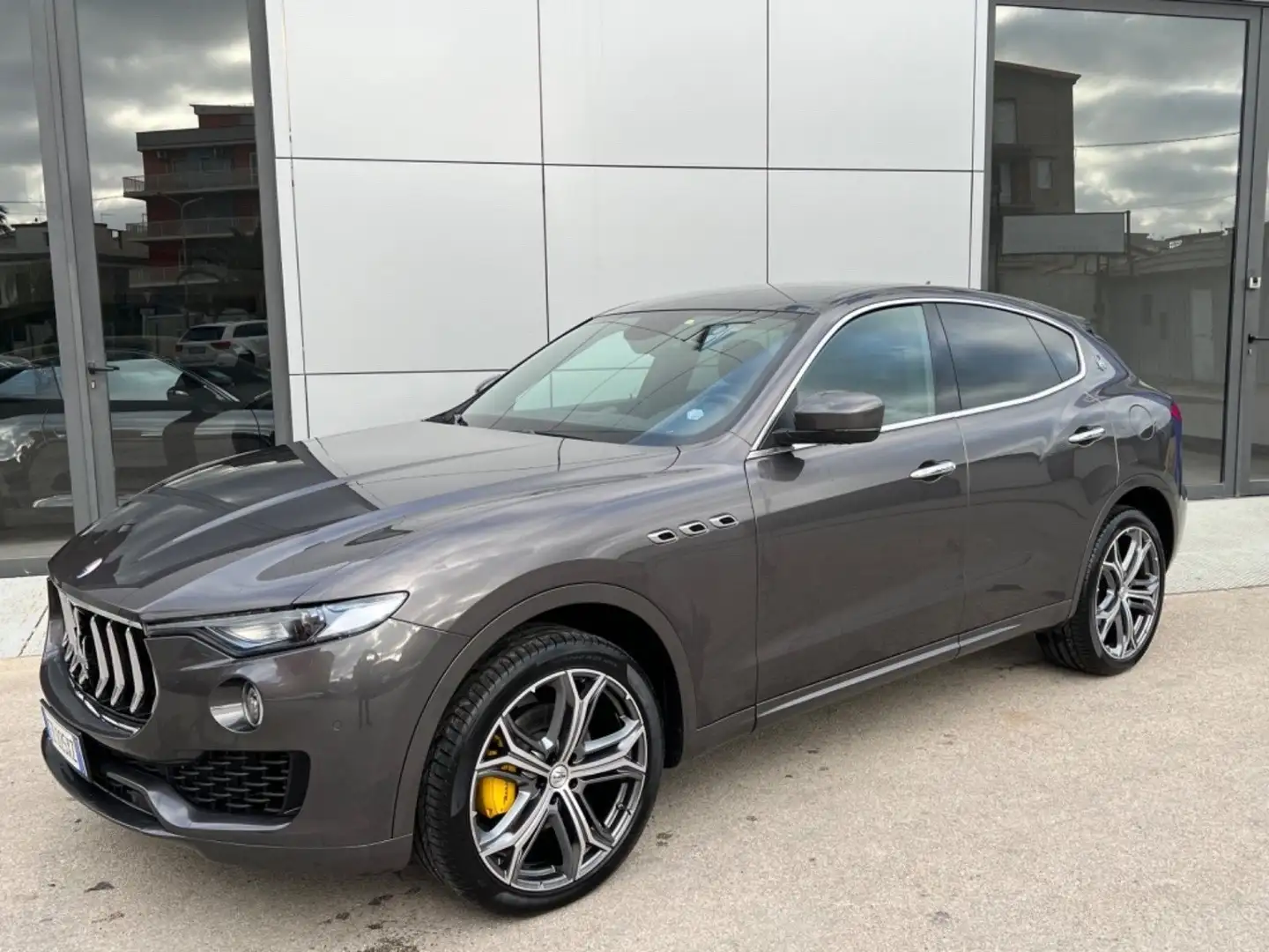 Maserati Levante 3.0 V6 275cv auto Grigio - 1