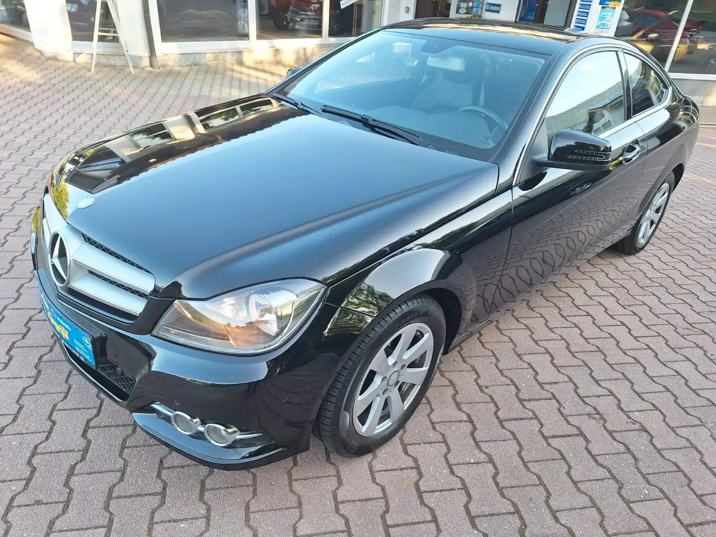 Mercedes-Benz C 180 C -Klasse Coupe C 180 CGI BlueEfficiency Schwarz - 1
