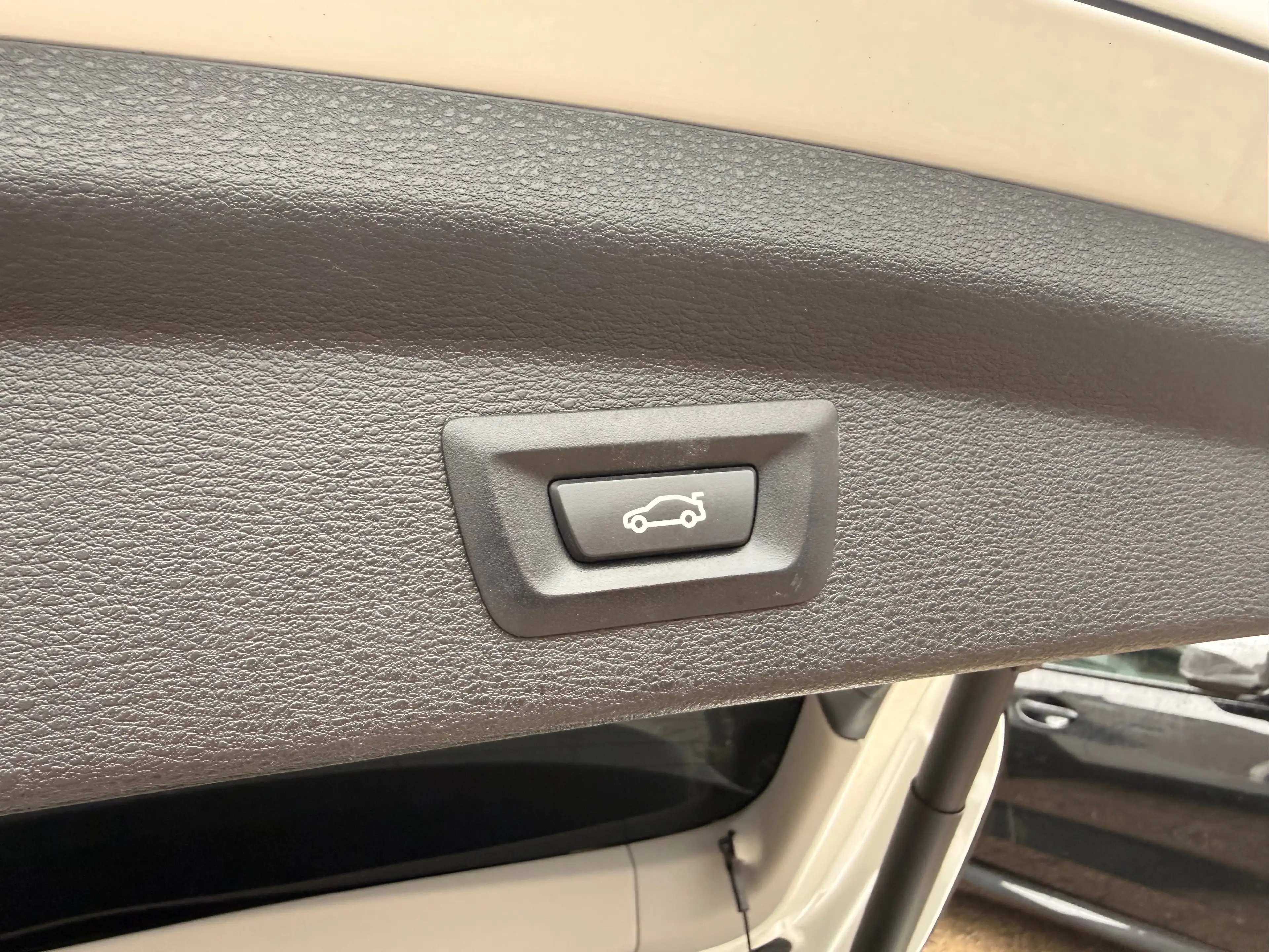 BMW X2 sDrive 20 i Advantage Navi Aut.Heckklappe LED-Scheinwerfer Sitzheizung — photo 13