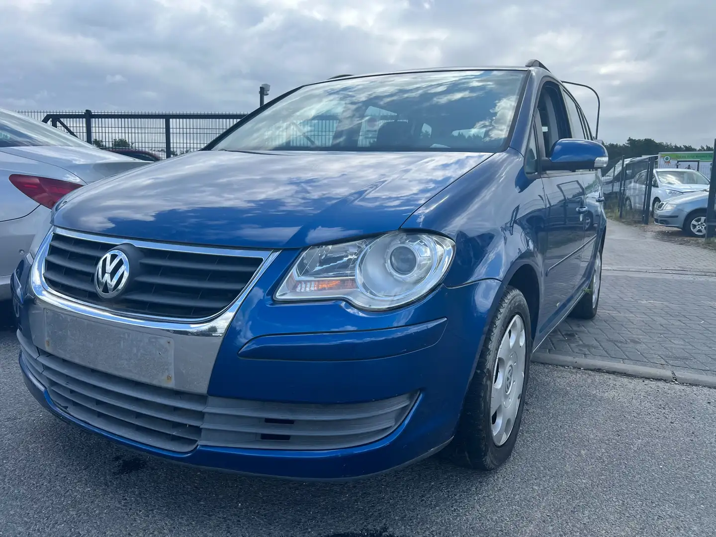 Volkswagen Touran Trendline EcoFuel Albastru - 1