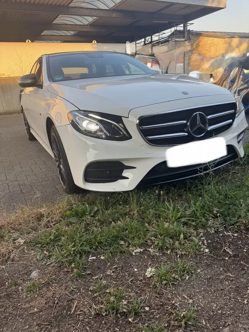 Mercedes-Benz E 350 E 350 e (213.050) White - 2