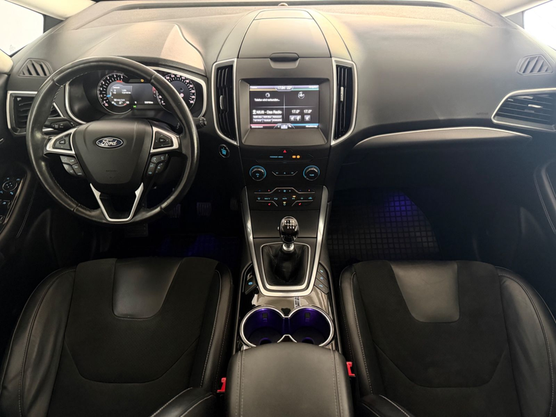 Ford S-Max S-MAX Titanium — photo 18