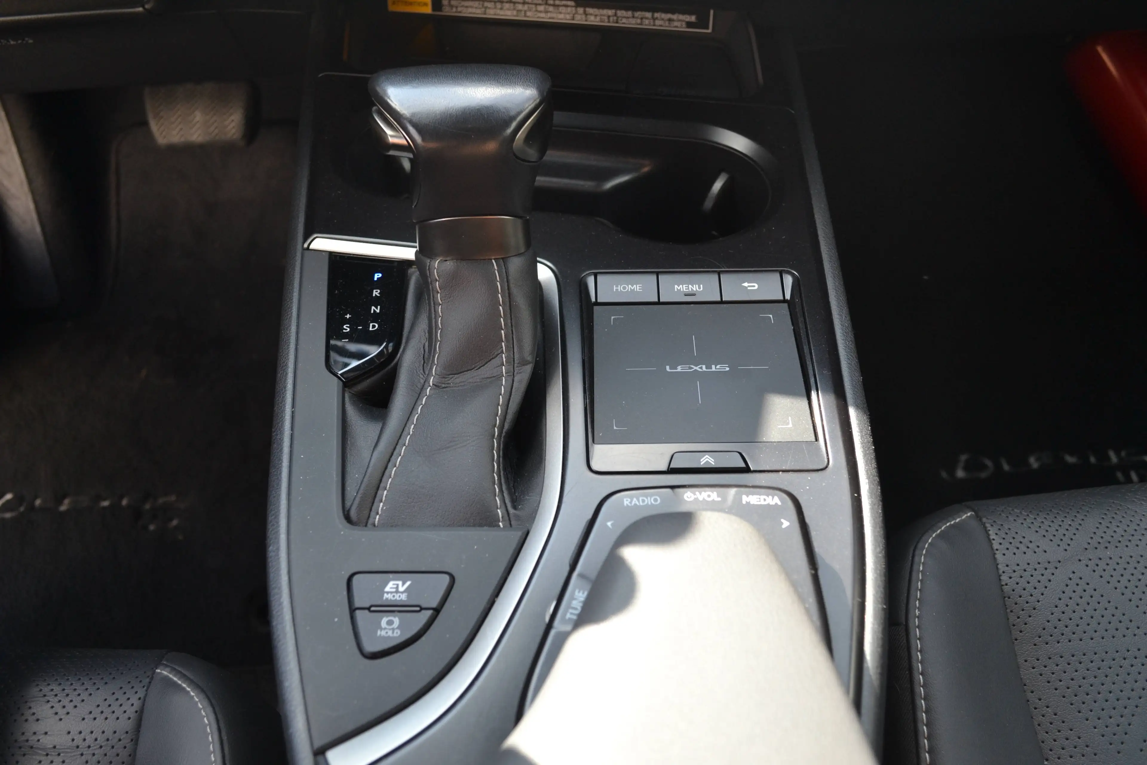 Lexus UX 250h LED/LEDER/NIEUWSTAAT — photo 15