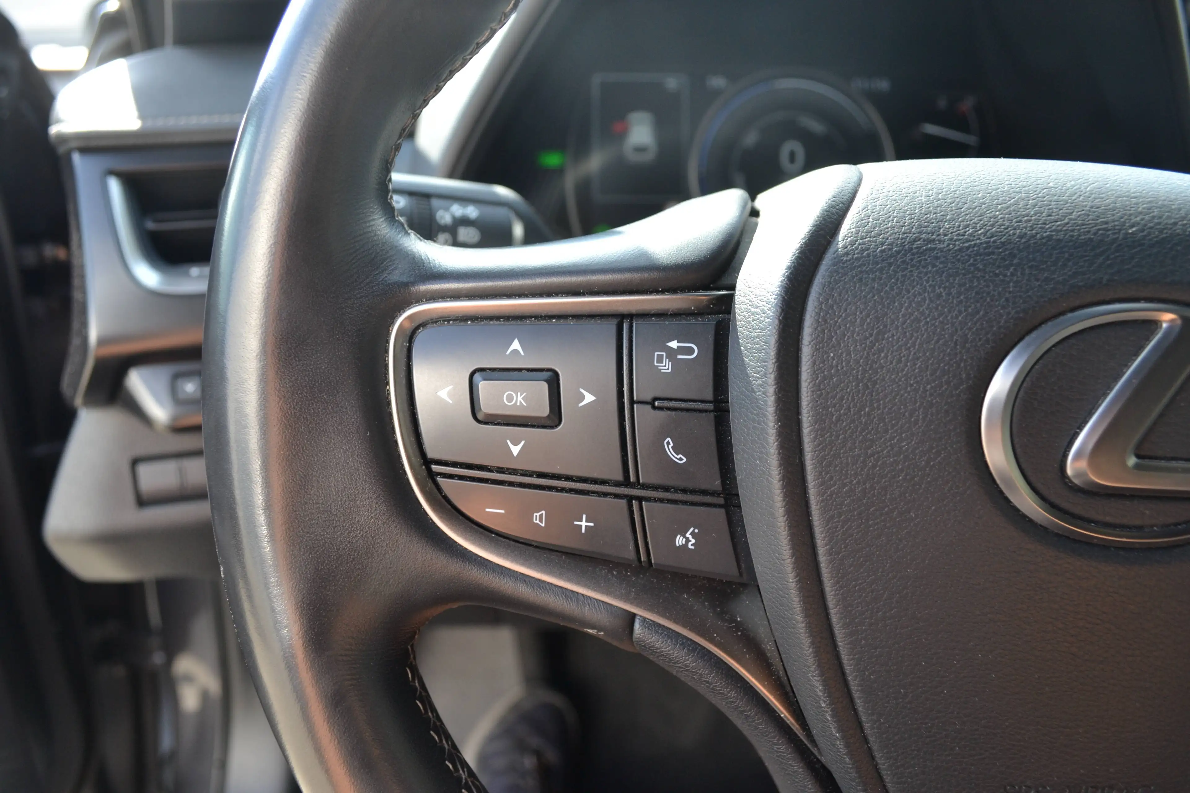 Lexus UX 250h LED/LEDER/NIEUWSTAAT — photo 20