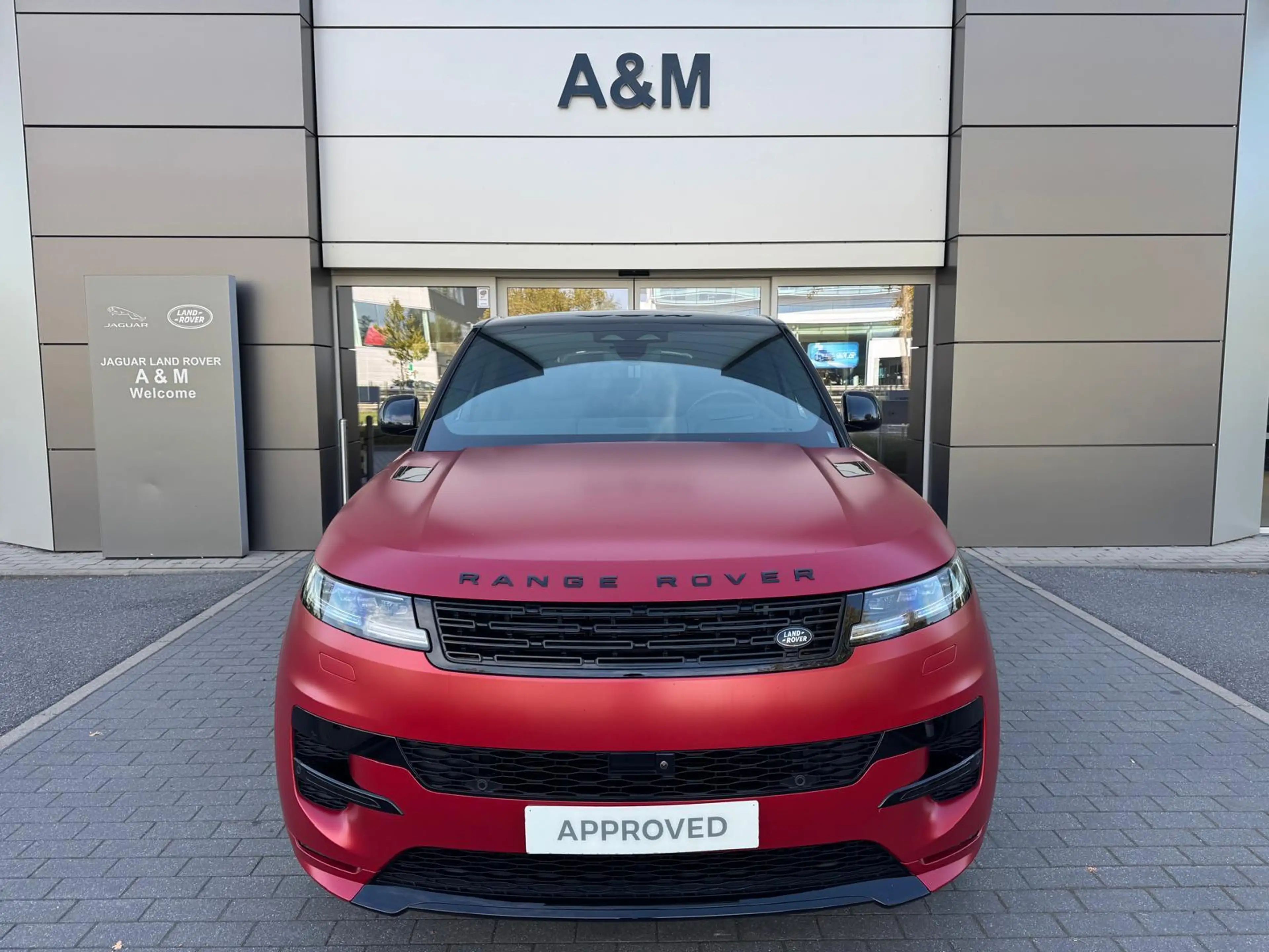 Land Rover Range Rover Sport P550e Autobiography matte PPF — photo 2