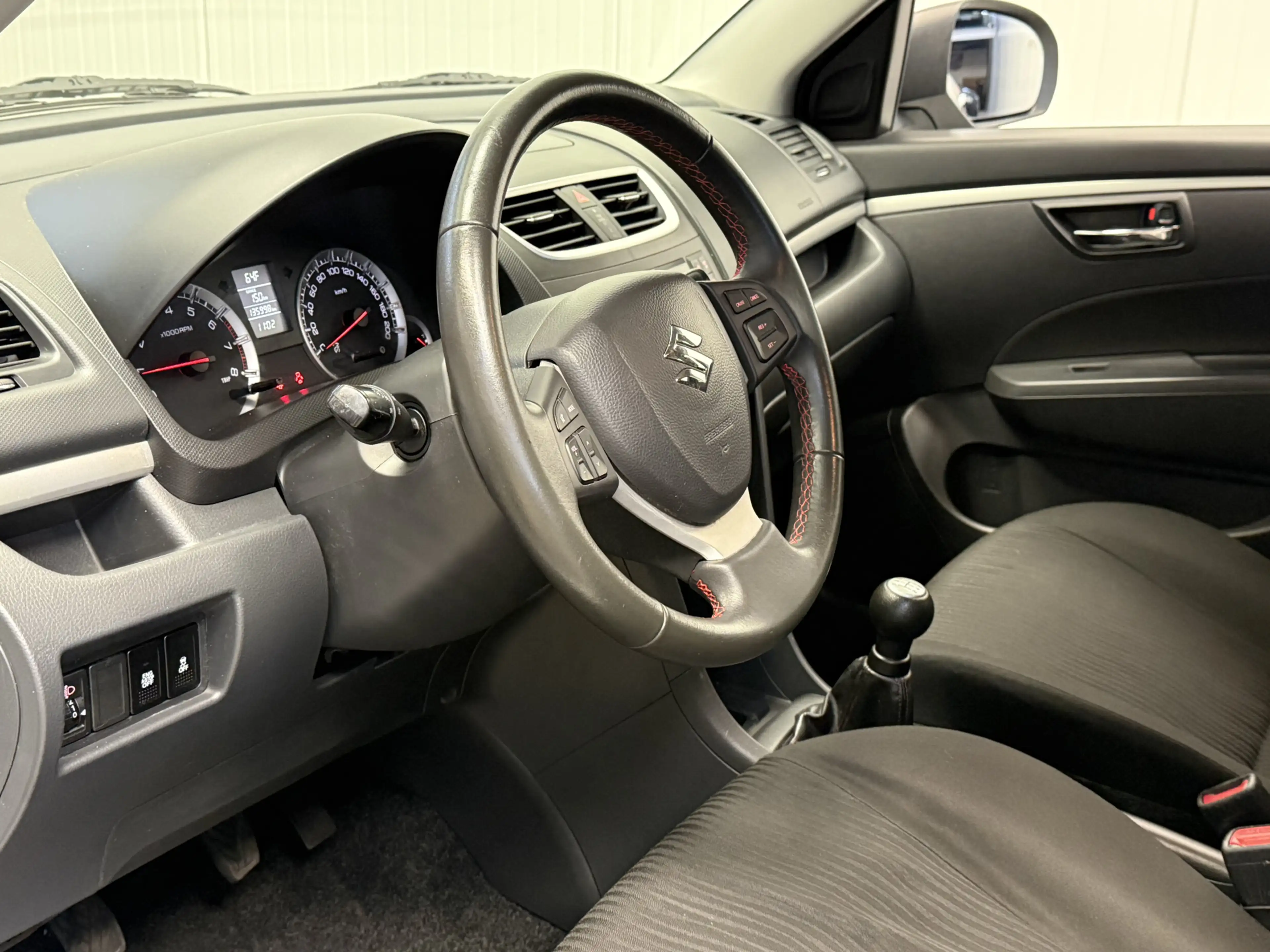 Suzuki Swift 1.2 Bandit EASSS SPORTVELGEN-AIRCO-AUDIO/CD-SPOILE — photo 26