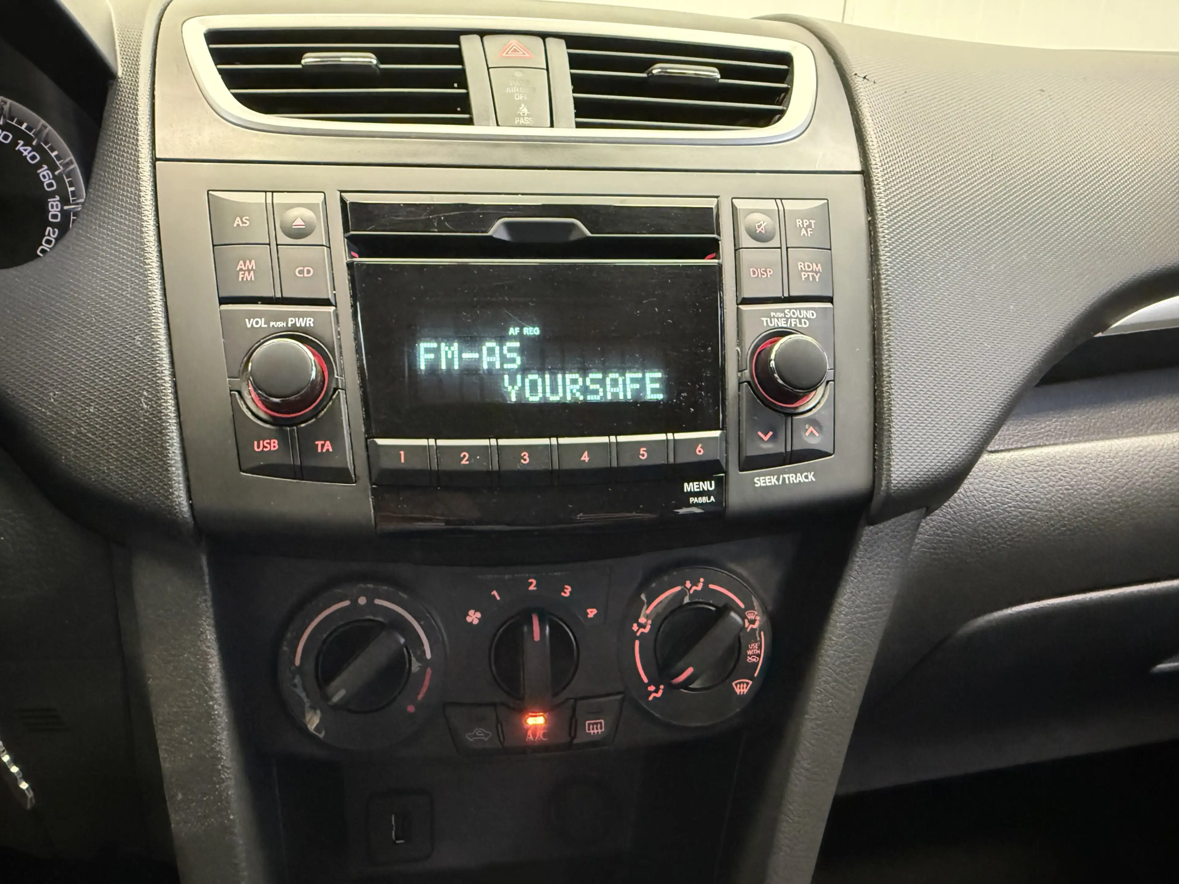 Suzuki Swift 1.2 Bandit EASSS SPORTVELGEN-AIRCO-AUDIO/CD-SPOILE — photo 21