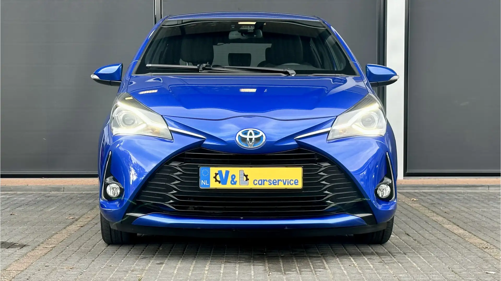 Toyota Yaris 1.5 Hybrid Executive / Camera / Cruise / Clima Blauw - 2