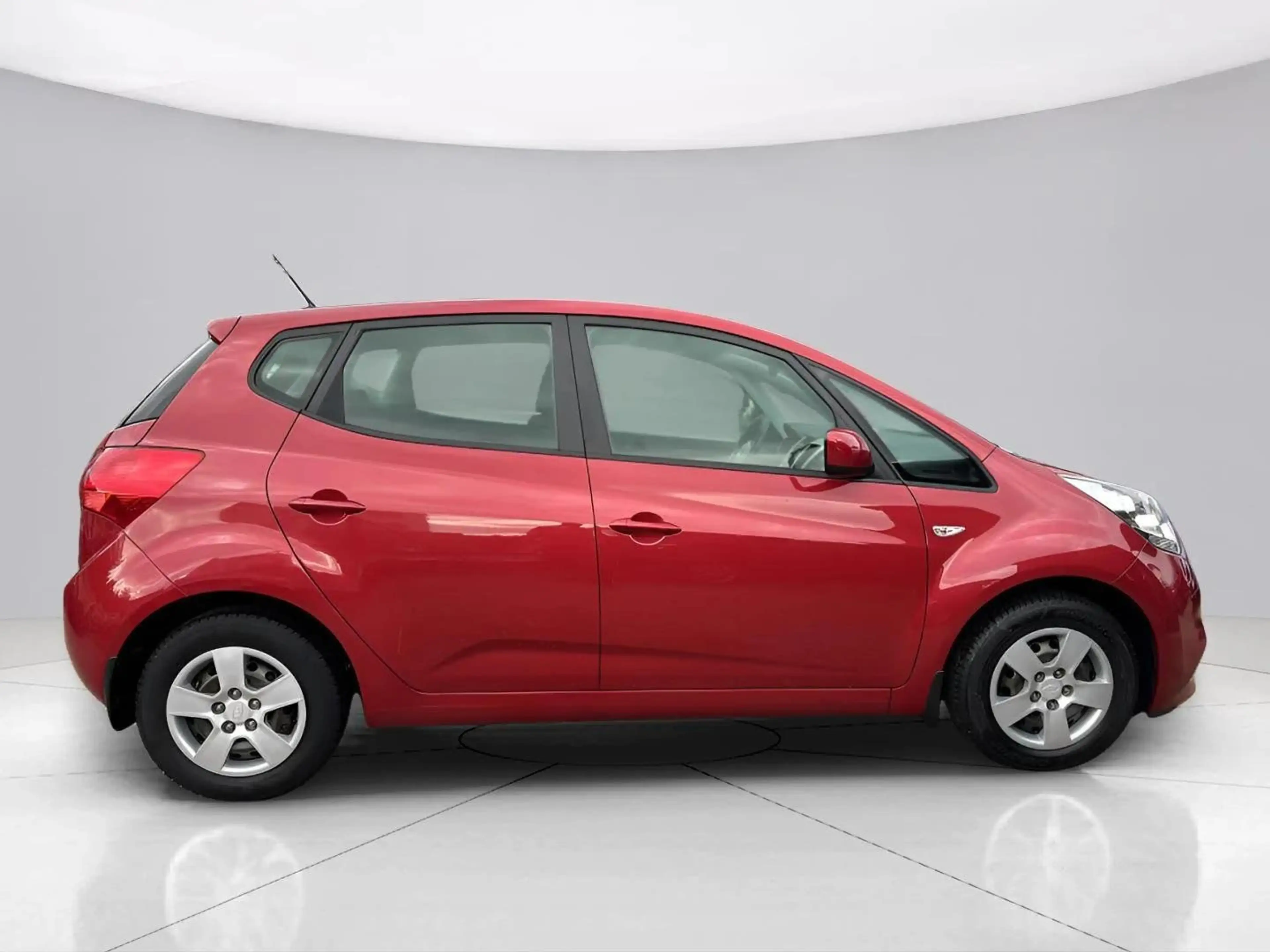 Kia Venga Spirit*Automatik*1.Hand*HU/AU Neu*SHZ*USB*AUX*PDC* — photo 6