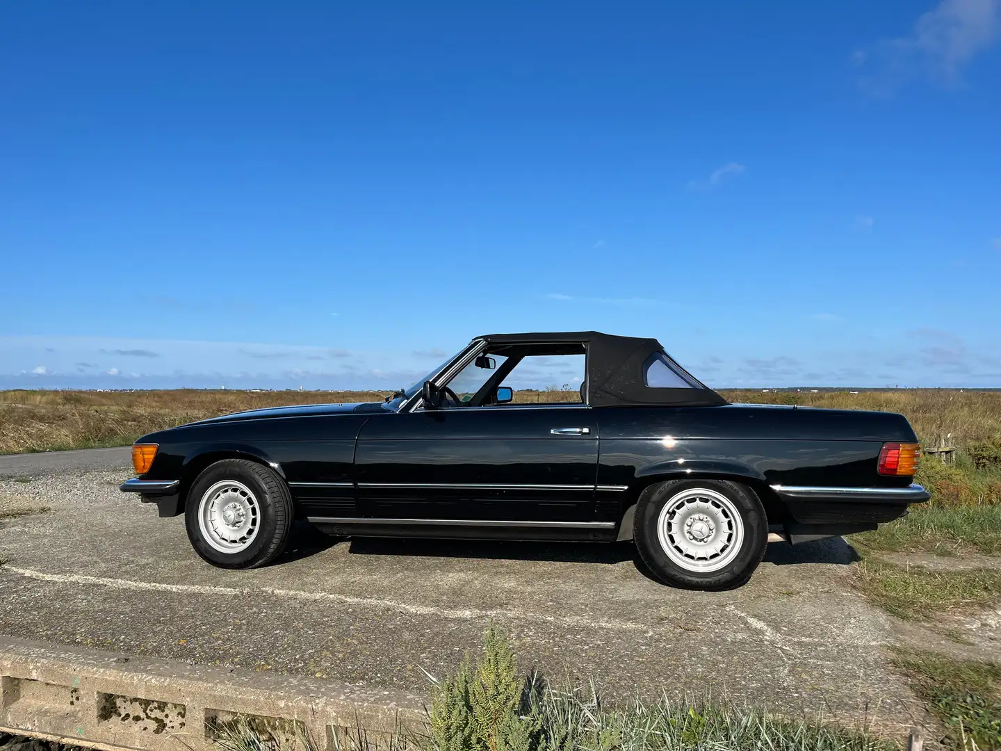 Mercedes-Benz 380 SL Negru - 2
