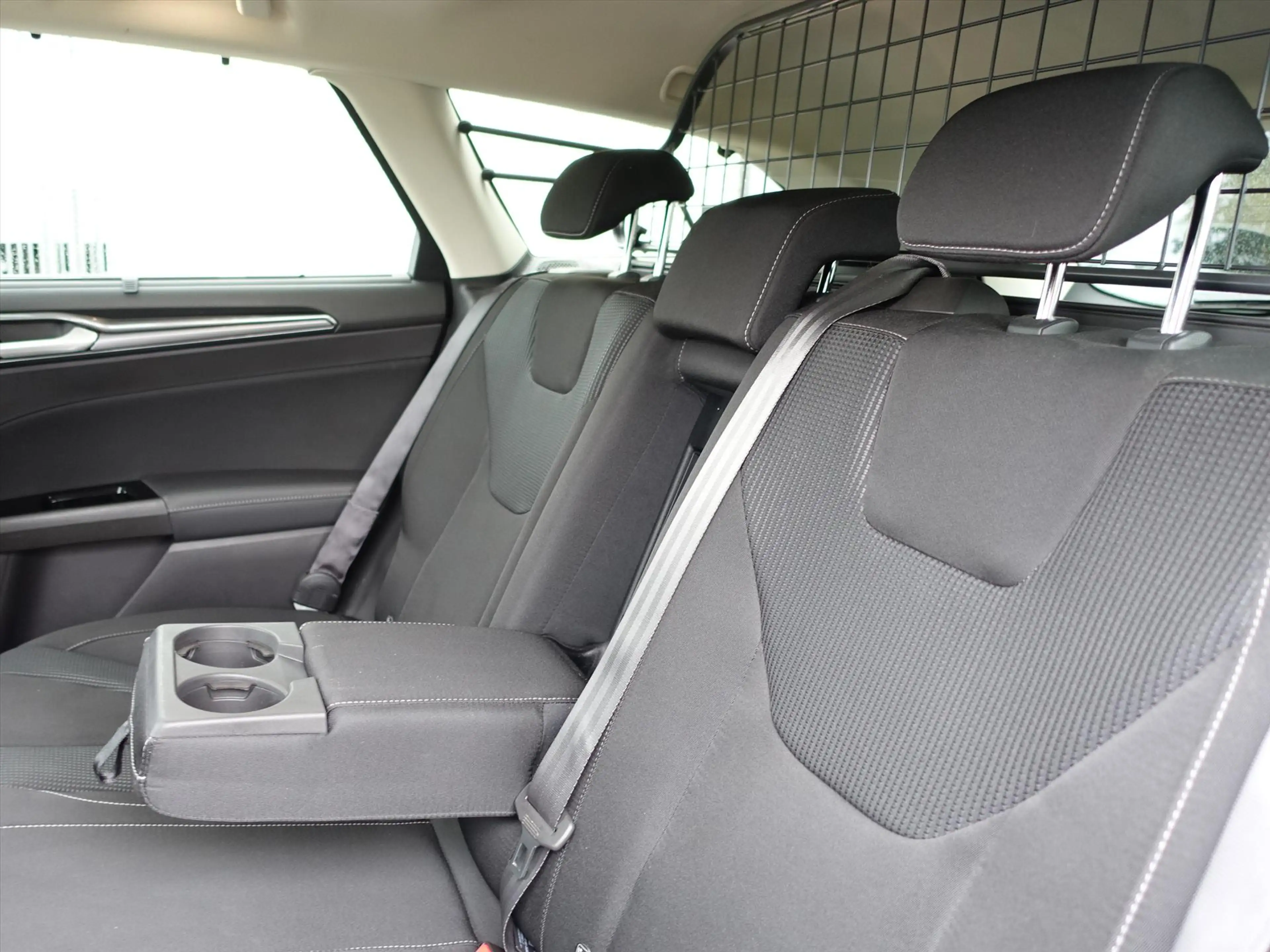 Ford Mondeo Wagon 2.0 HEV 187pk eCVT Titanium 4 Seizoenenbande — photo 19