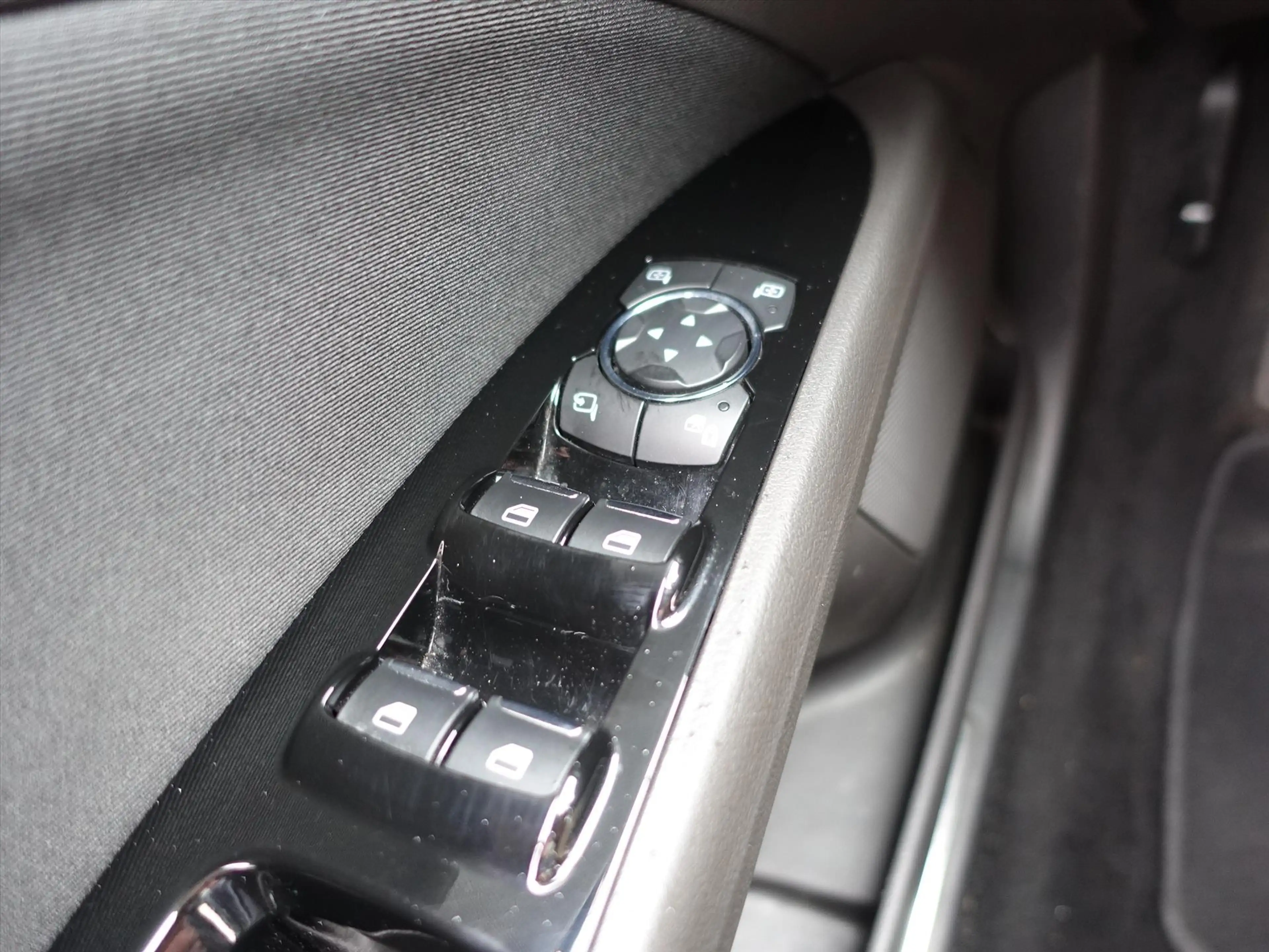 Ford Mondeo Wagon 2.0 HEV 187pk eCVT Titanium 4 Seizoenenbande — photo 22