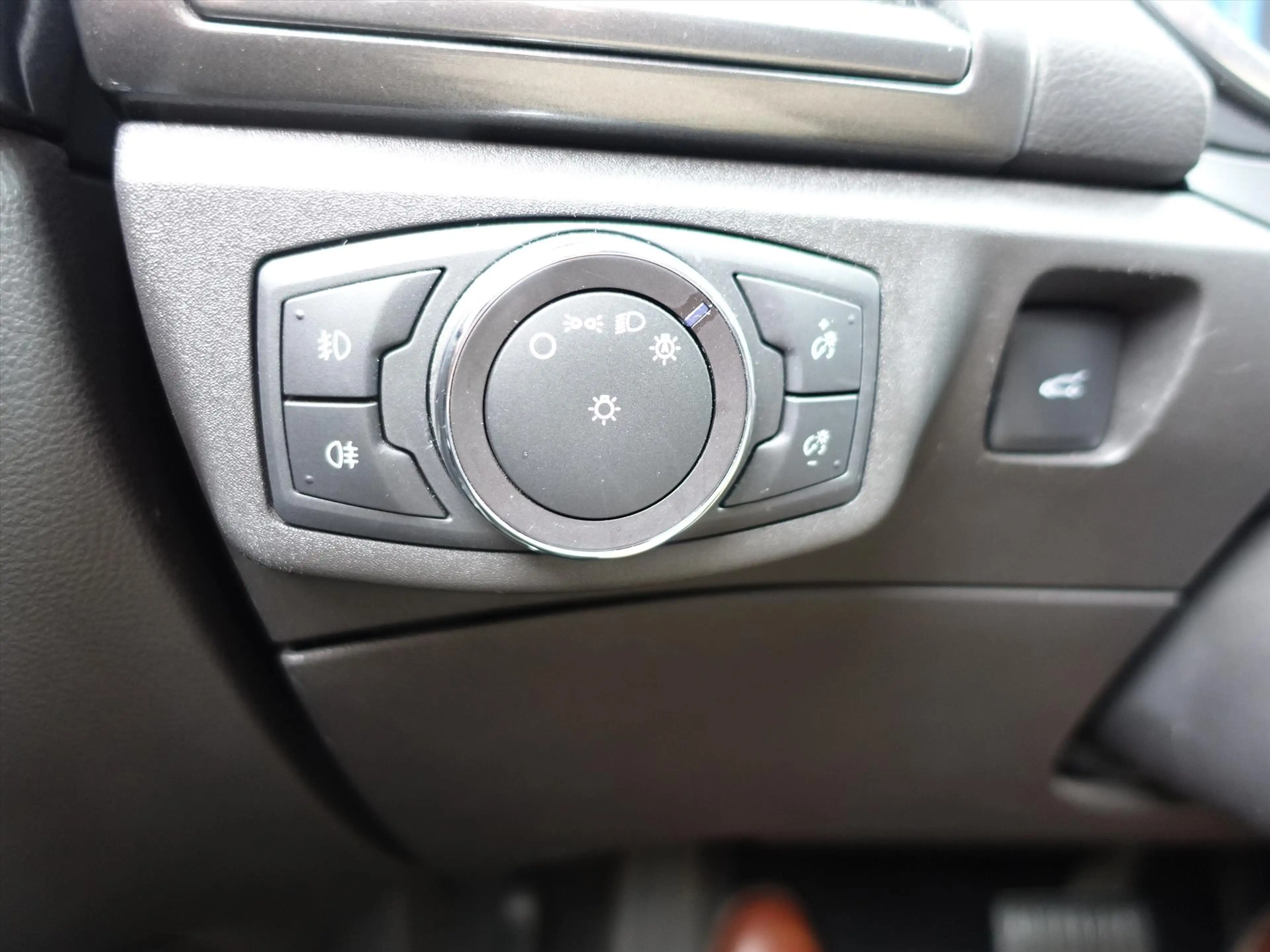 Ford Mondeo Wagon 2.0 HEV 187pk eCVT Titanium 4 Seizoenenbande — photo 24