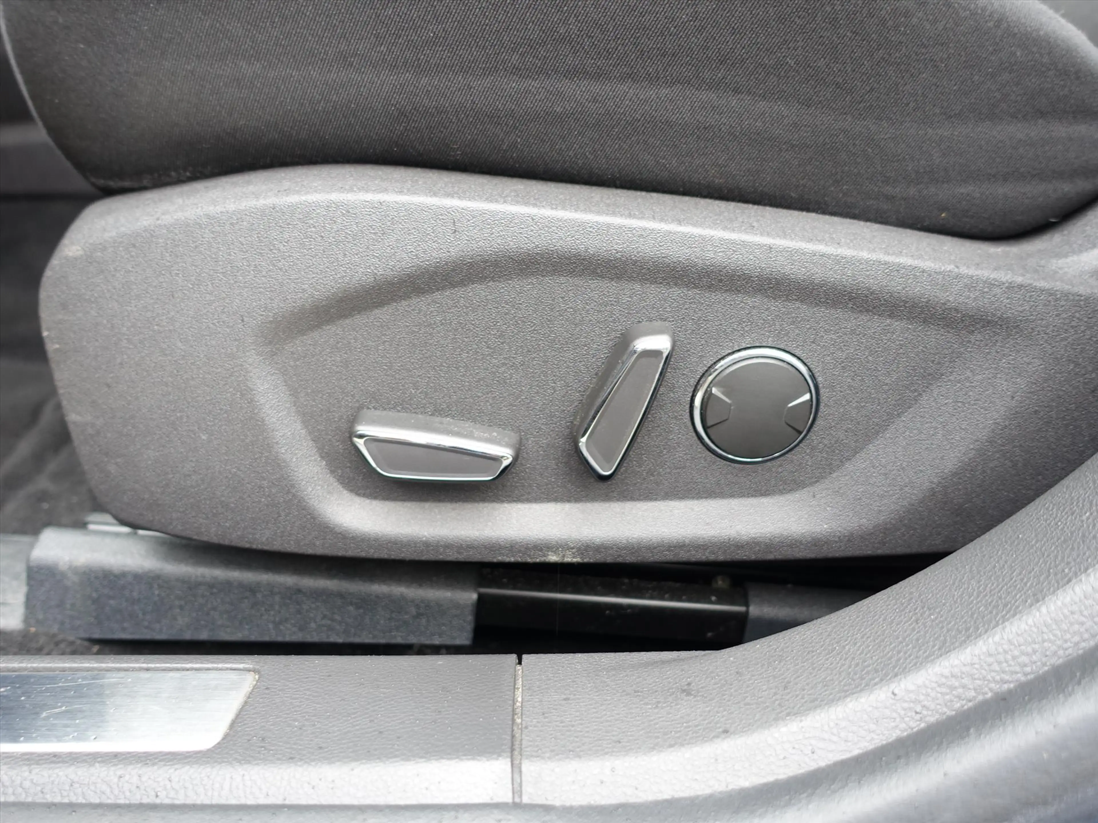 Ford Mondeo Wagon 2.0 HEV 187pk eCVT Titanium 4 Seizoenenbande — photo 21