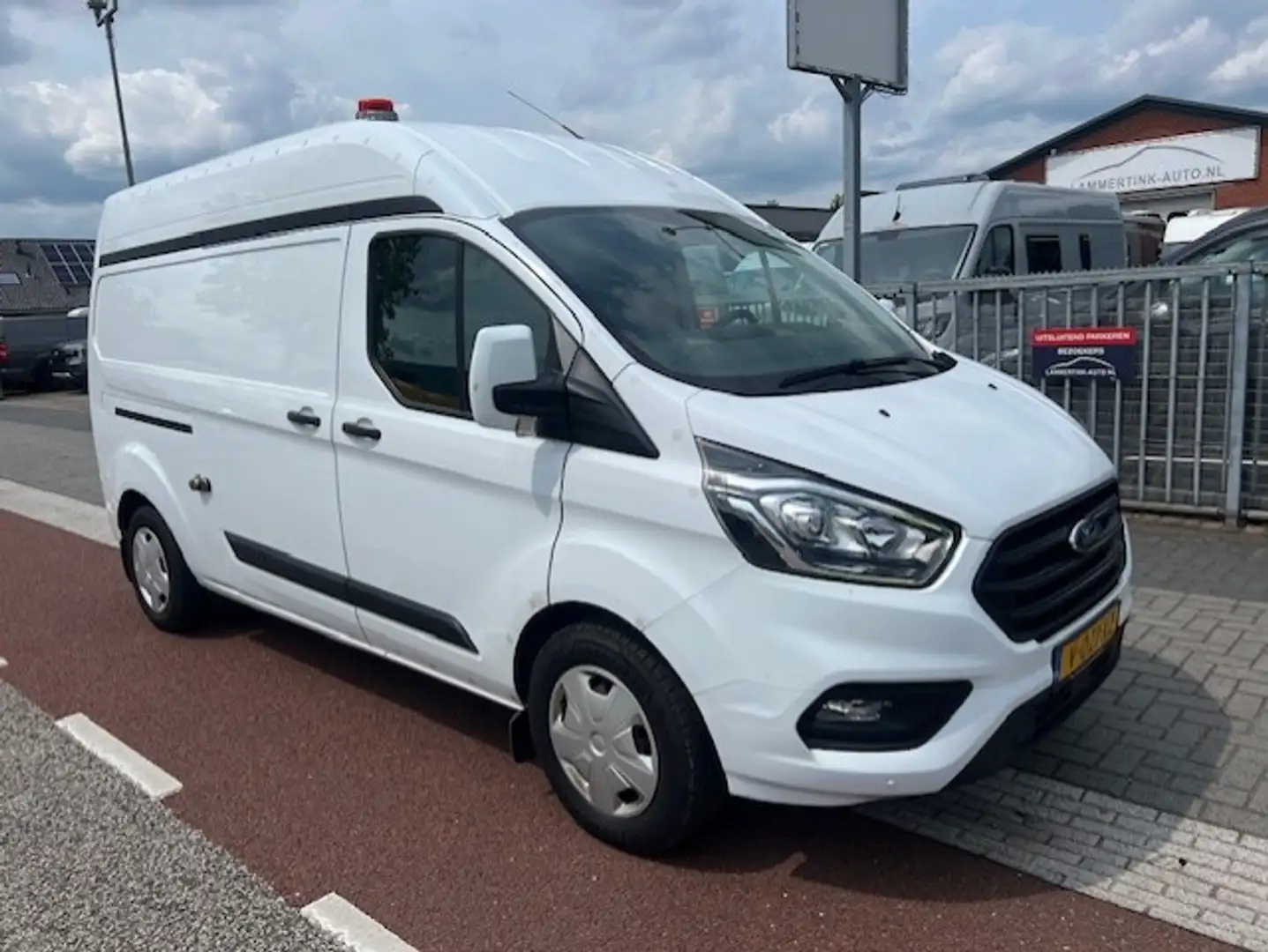 Ford Transit Custom 320 2.0 TDCI L2H2 AIRCO KLIMA EURO6 KAST INRICHTIN Wit - 1