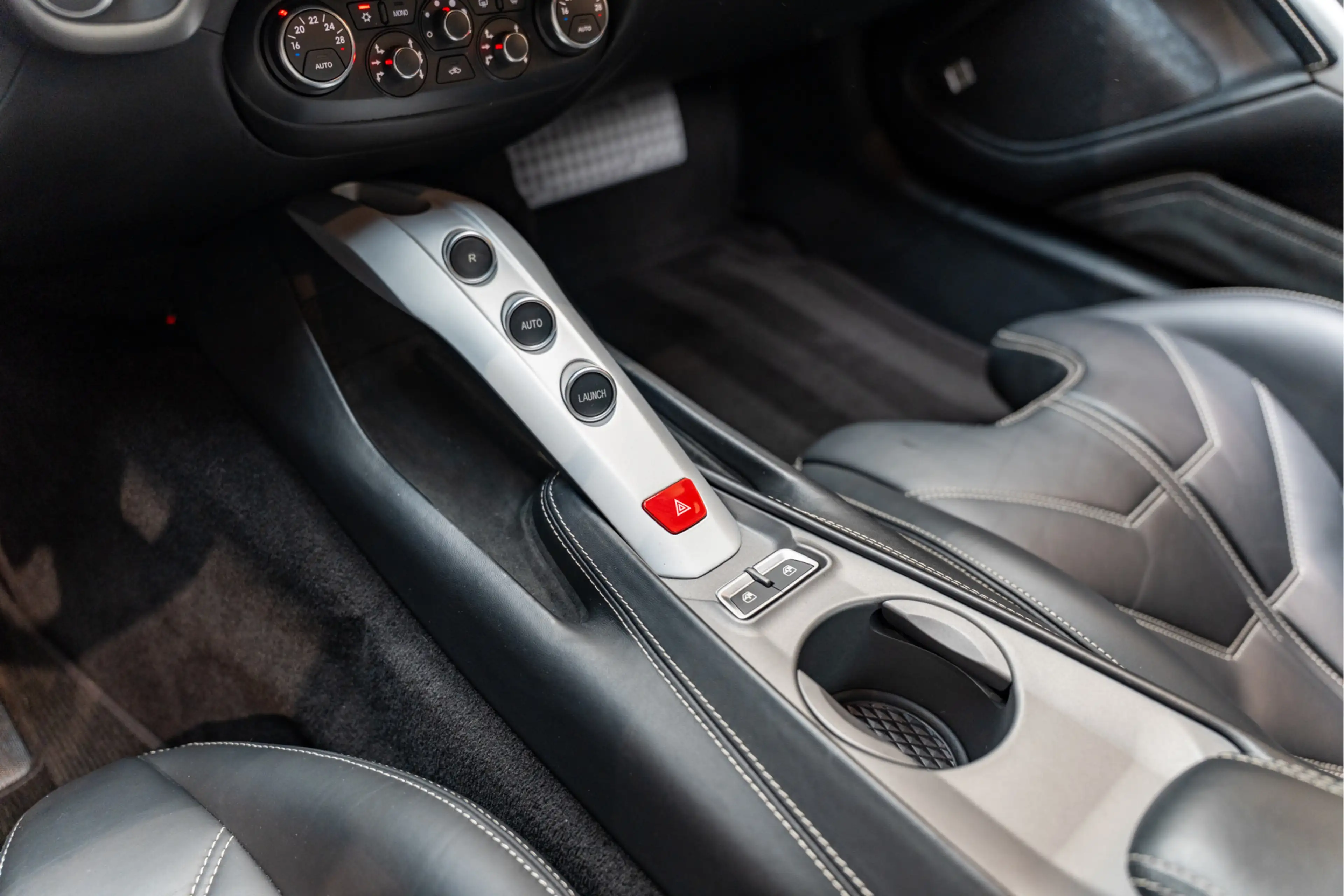 Ferrari F12 Berlinetta HELE FULL Dealer Maintenance 6.3 Berlin — photo 36