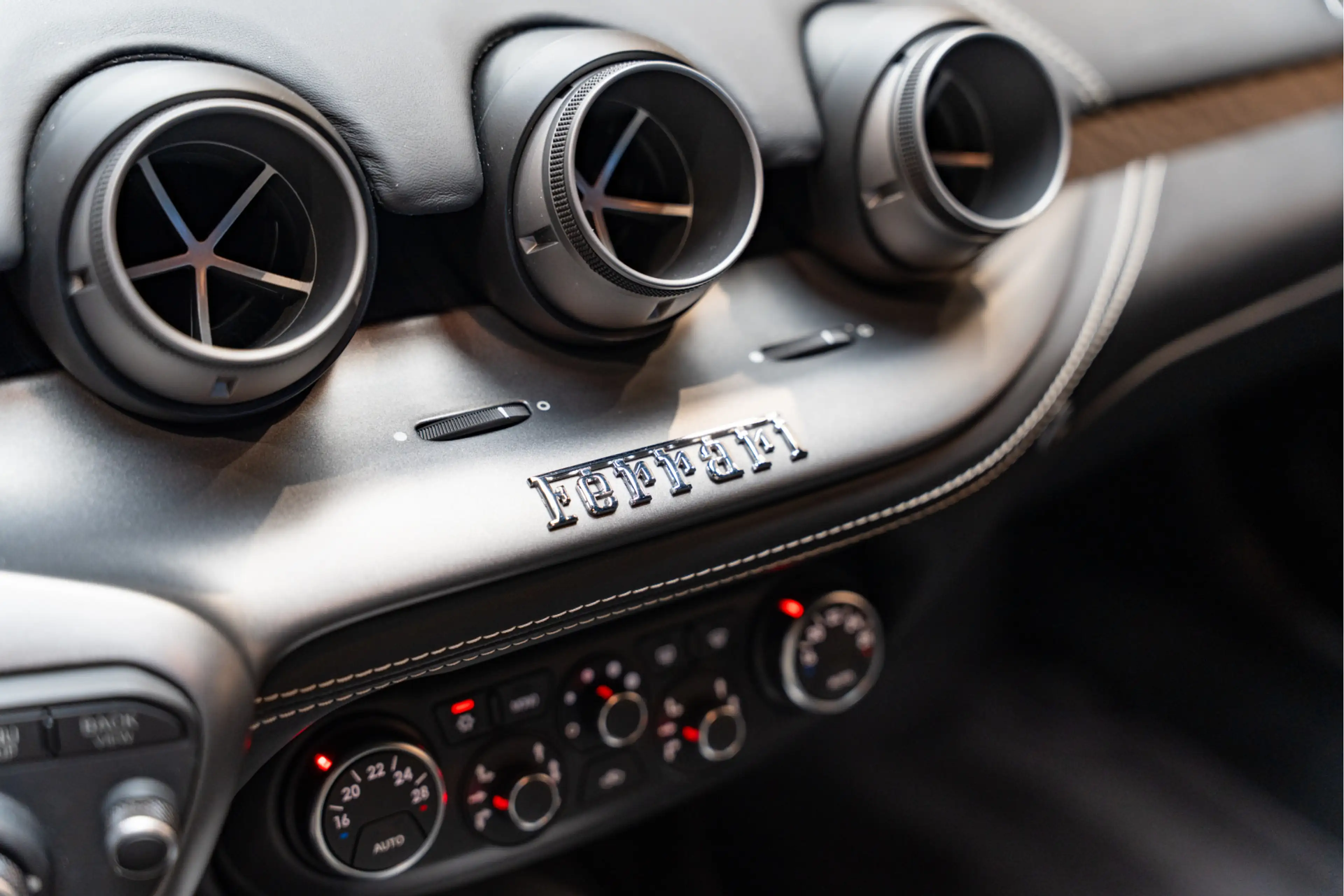 Ferrari F12 Berlinetta HELE FULL Dealer Maintenance 6.3 Berlin — photo 38