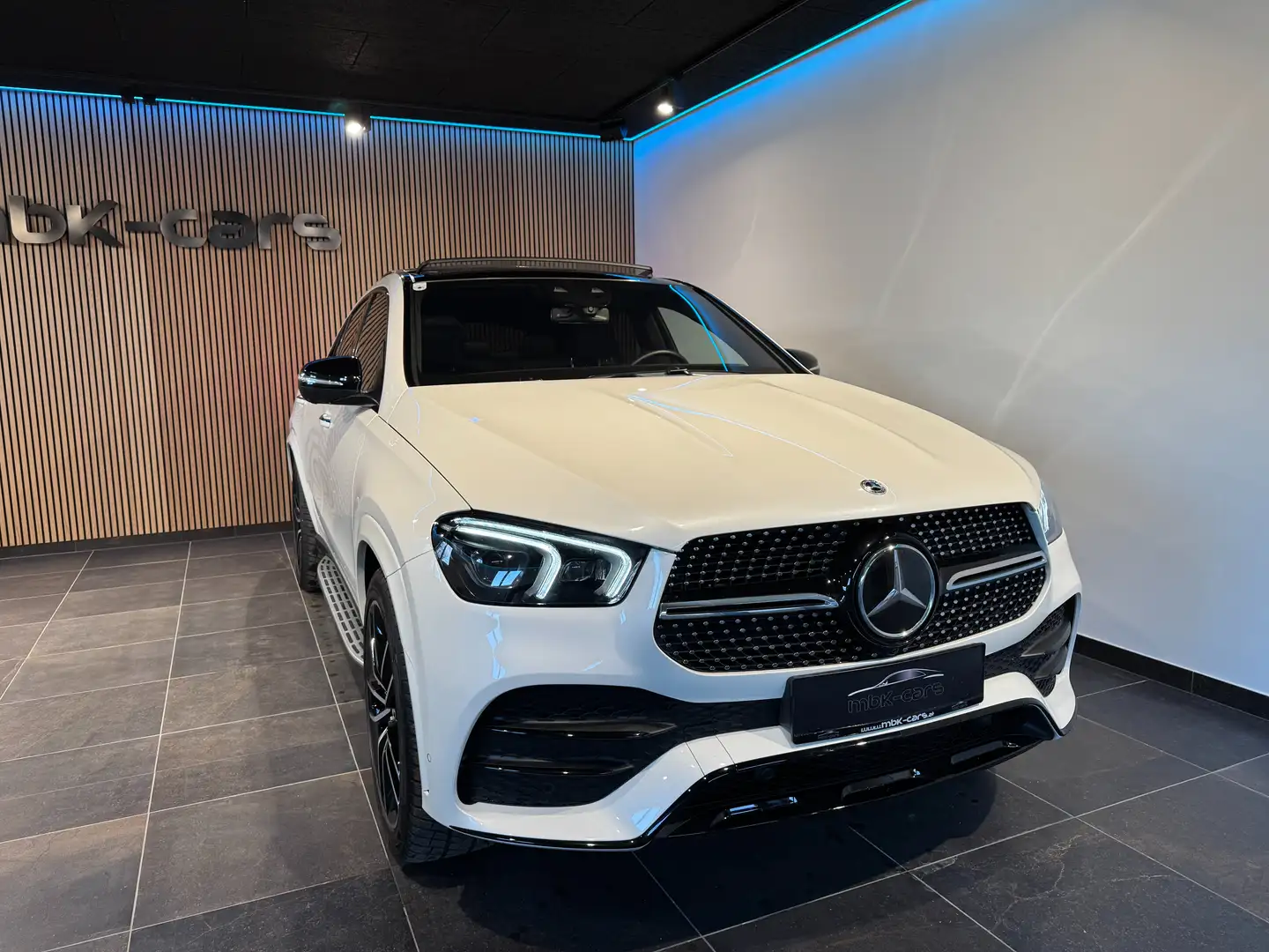 Mercedes-Benz GLE 350 e 4Matic Coupe AMG-Paket Weiß - 1