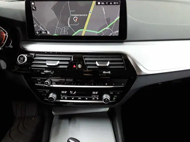 BMW 5 Series view 6