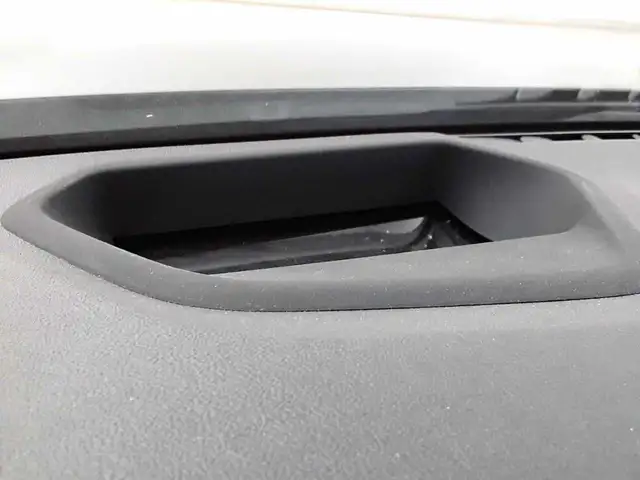 BMW 5 Series view 15