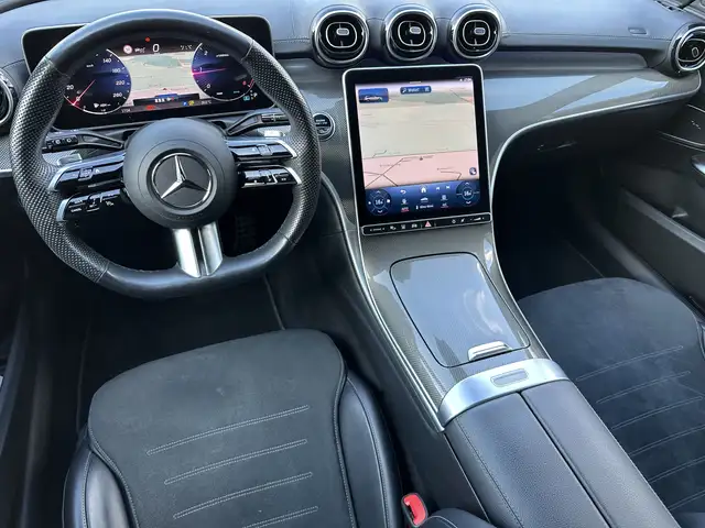 Mercedes-Benz 220 view 13