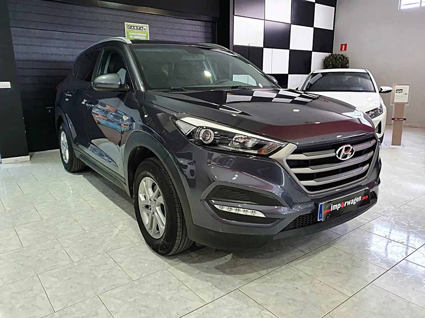 Hyundai TUCSON 1.6 GDI BD Klass 4x2 Grijs - 2