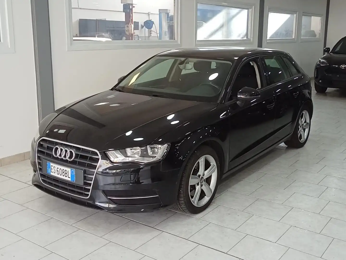 Audi A3 A3 Sportback 1.8 tfsi Attraction s-tronic E6 Zwart - 1