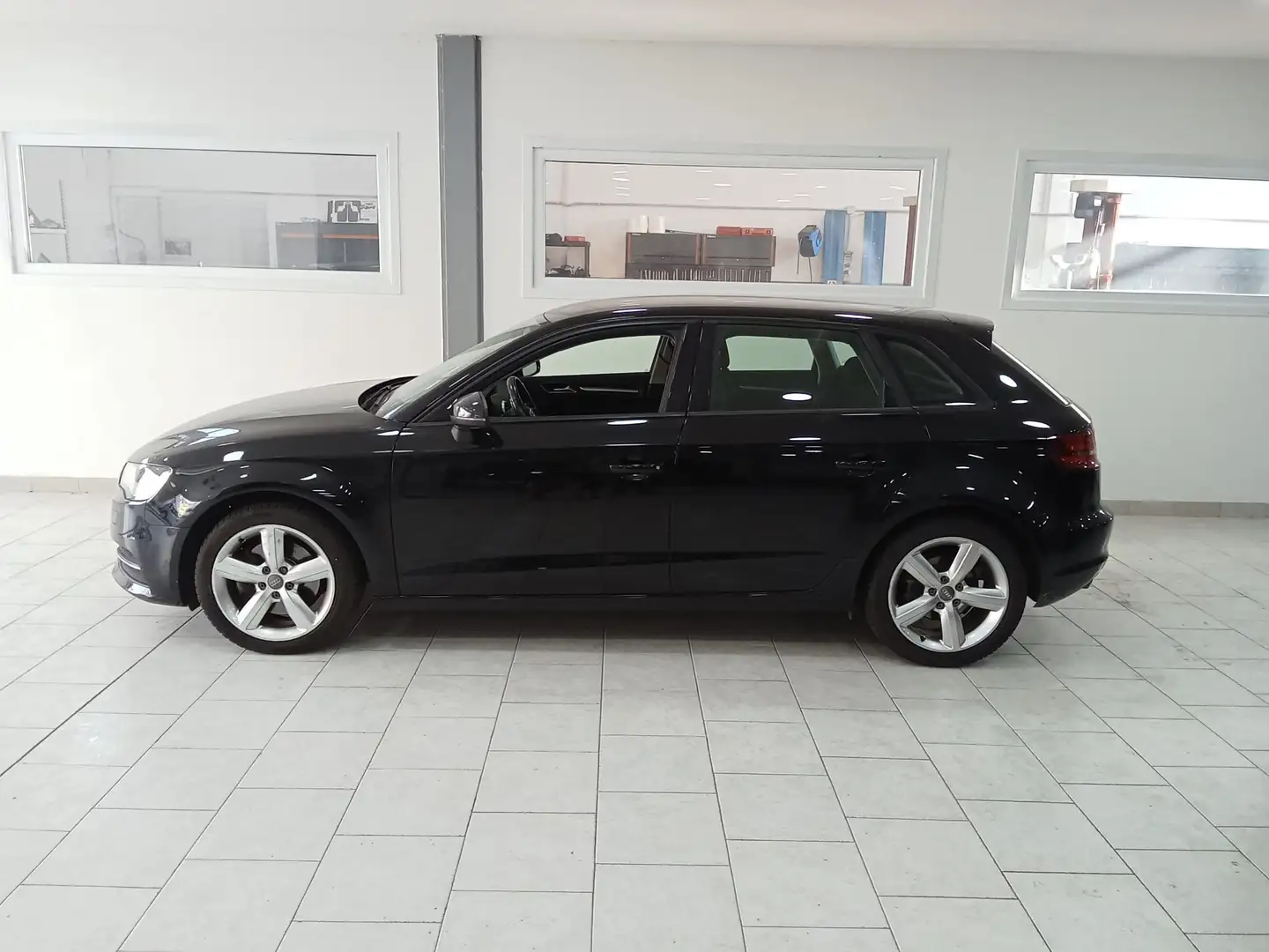Audi A3 A3 Sportback 1.8 tfsi Attraction s-tronic E6 Zwart - 2