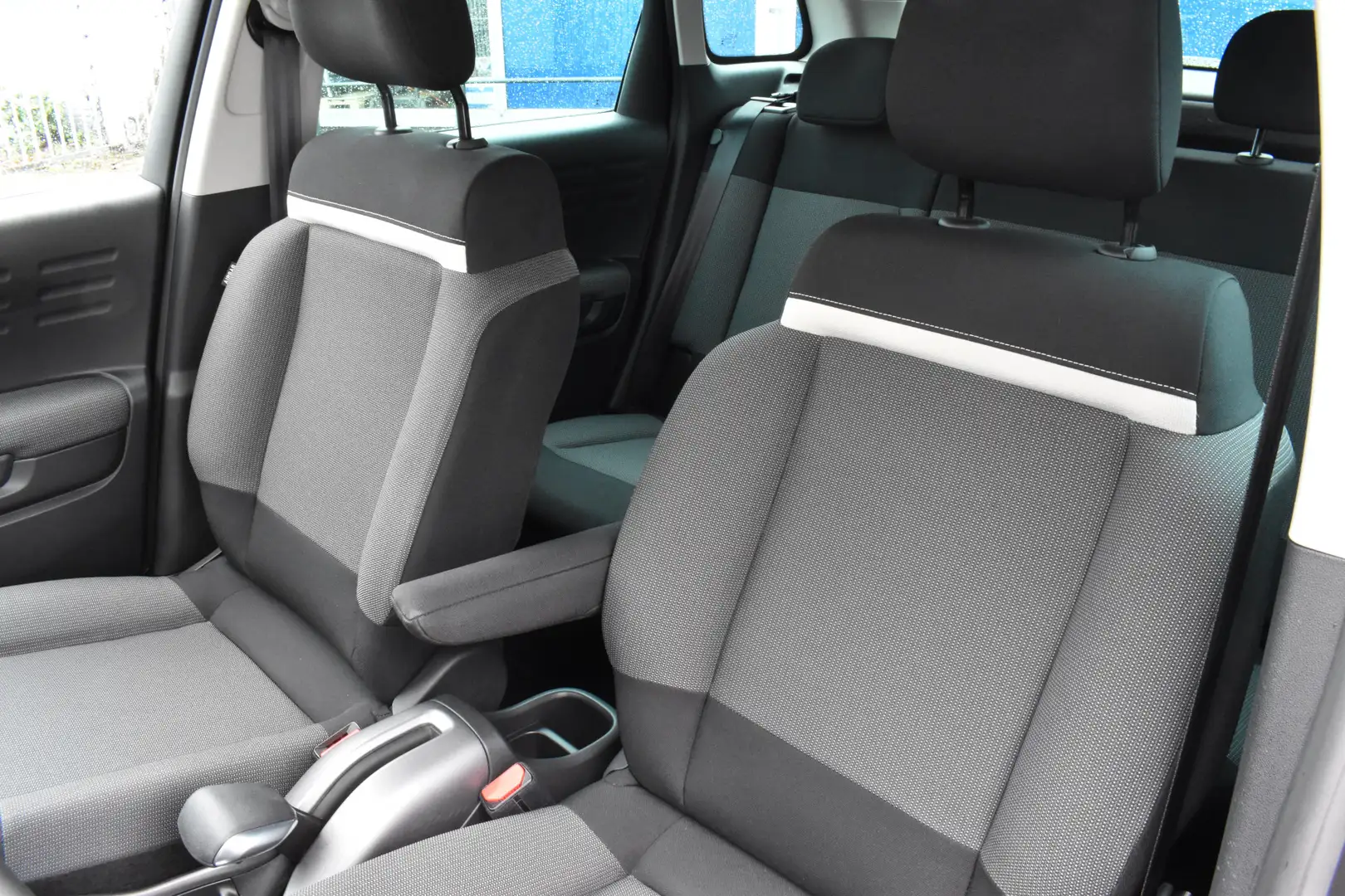 Citroen C3 Aircross PureTech 110 Shine | Navi | Camera | Airco | LM Ve Grau - 2