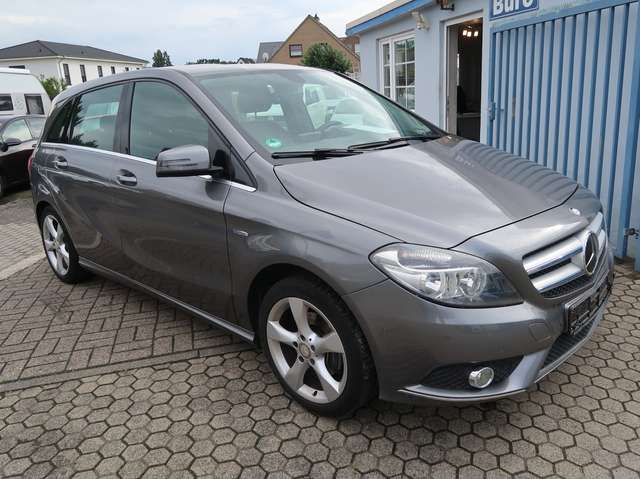 Imagine Mercedes-Benz B 180 B 180 (246.242)