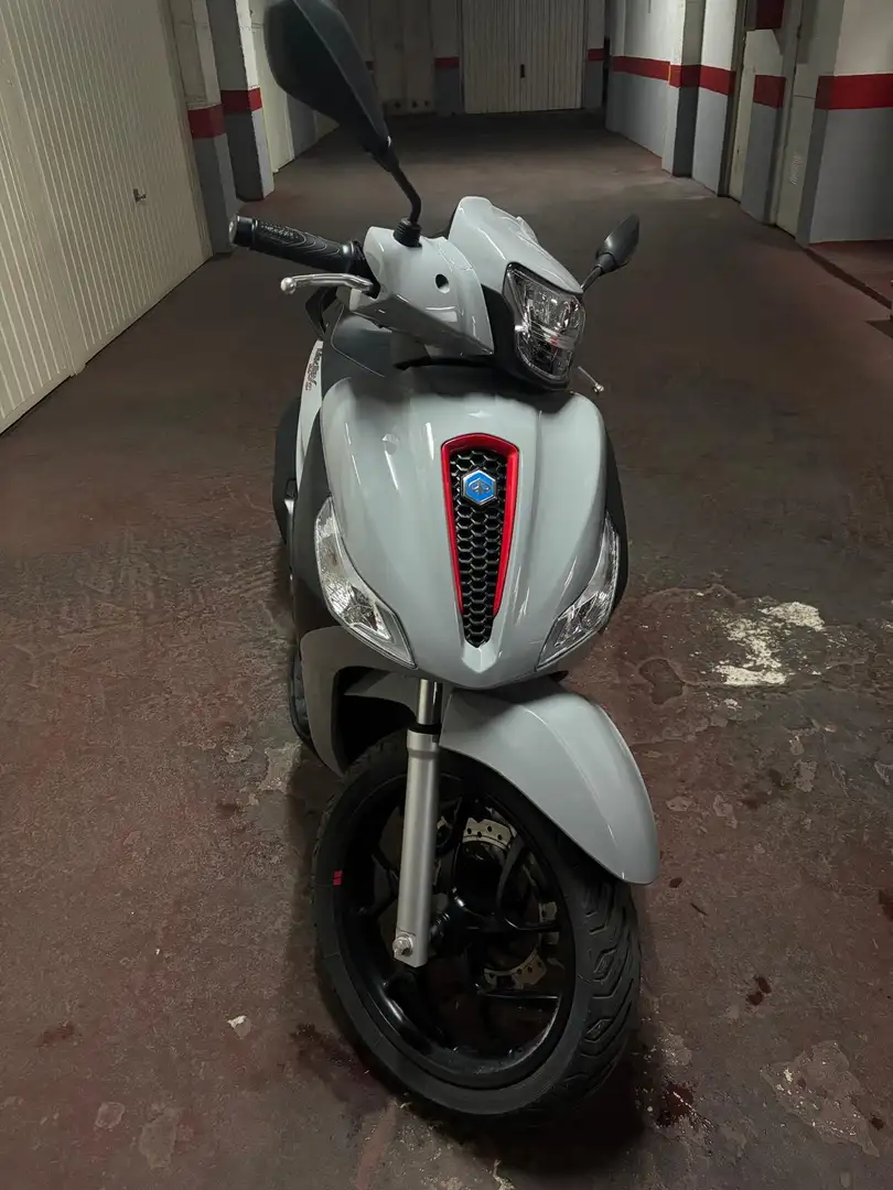 Piaggio Medley 125 - 1