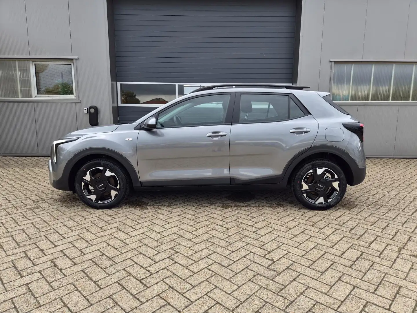 Kia Stonic 1.0 T-GDI MHEV 115PS NEUES MODELL LED-Scheinwer... Grau - 2