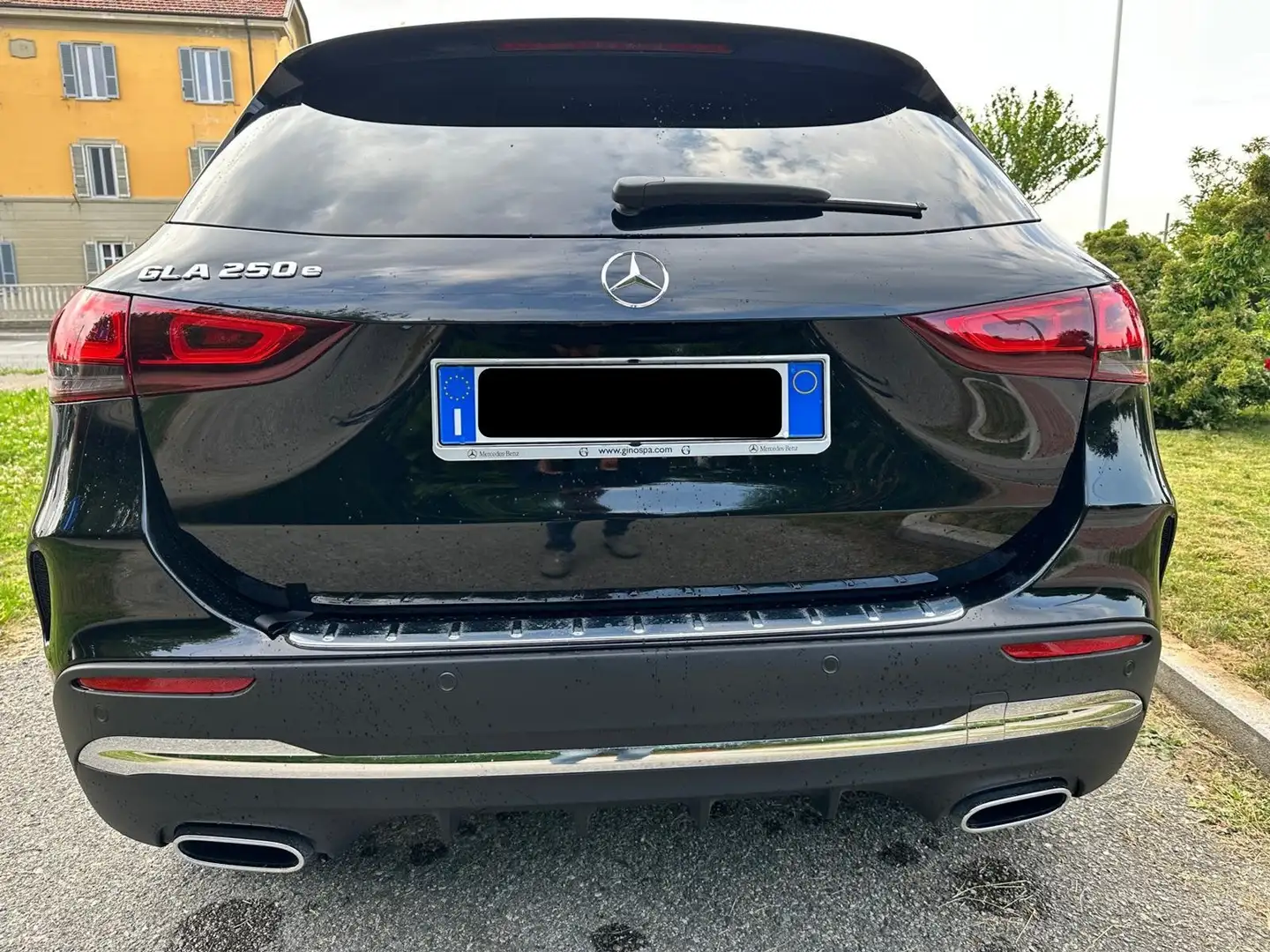 Mercedes-Benz GLA 250 250e AMG Line Sport Plug-in Hybrid Nero - 2
