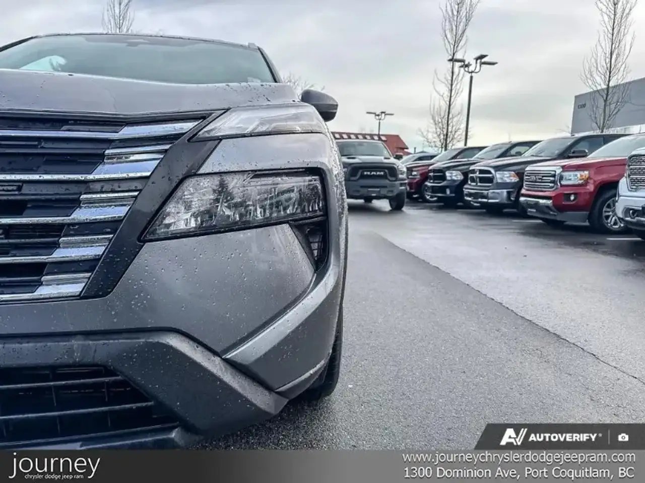 Nissan Rogue fotografie Nissan Rogue