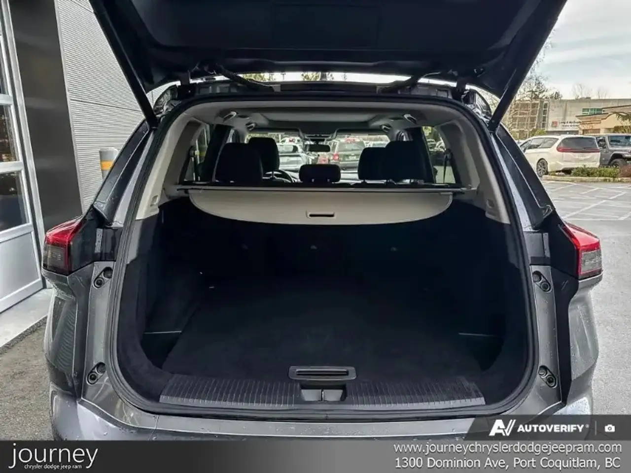Nissan Rogue fotografie Nissan Rogue