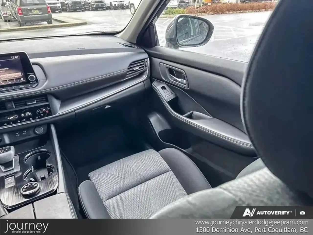 Nissan Rogue fotografie Nissan Rogue