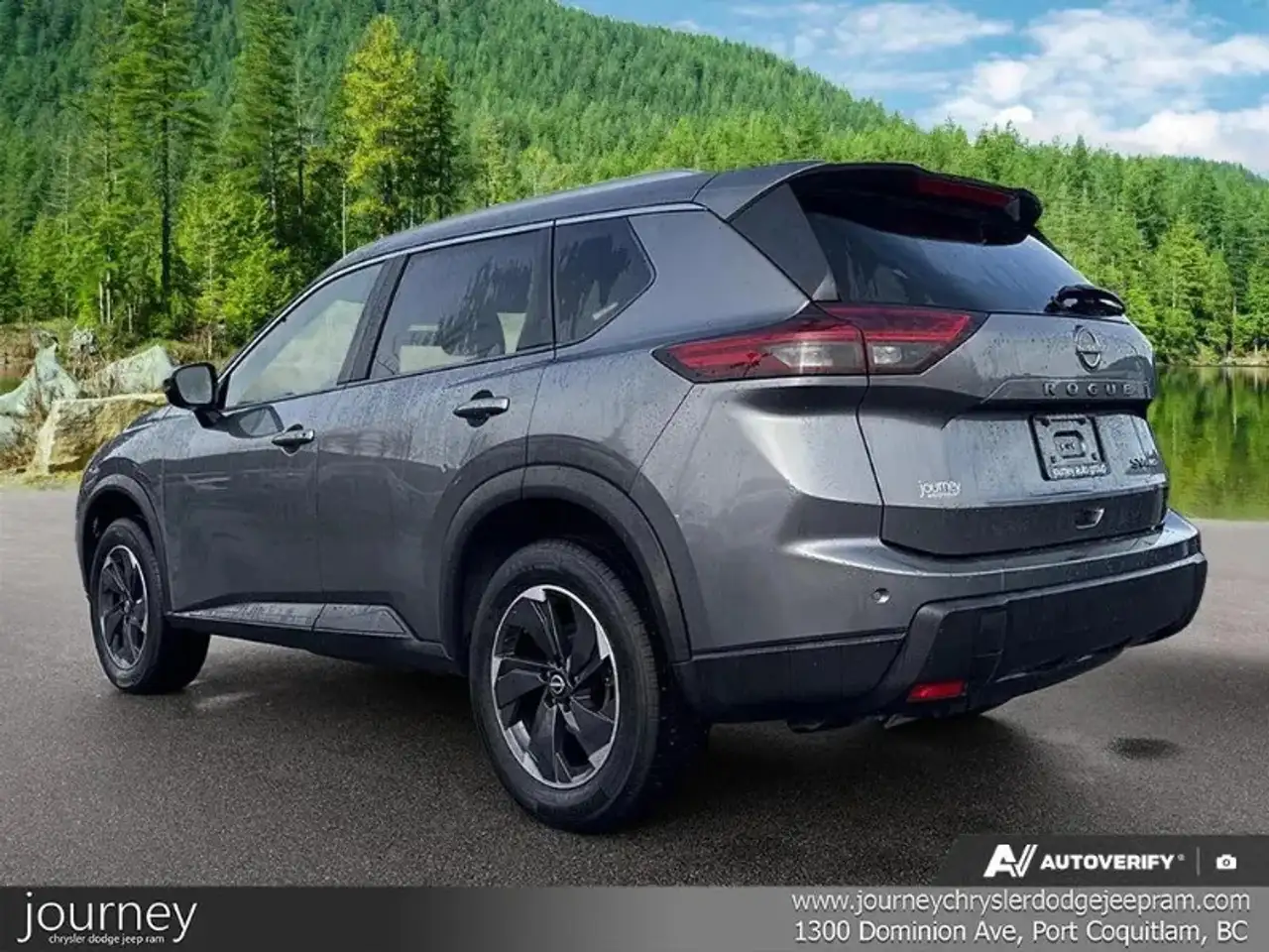 Nissan Rogue fotografie Nissan Rogue