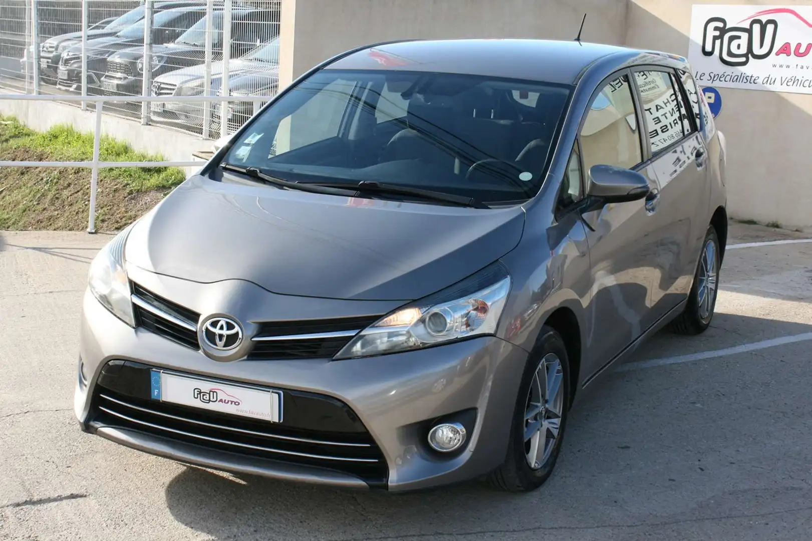 Toyota Verso 112 D-4D FAP DYNAMIC Beige - 1