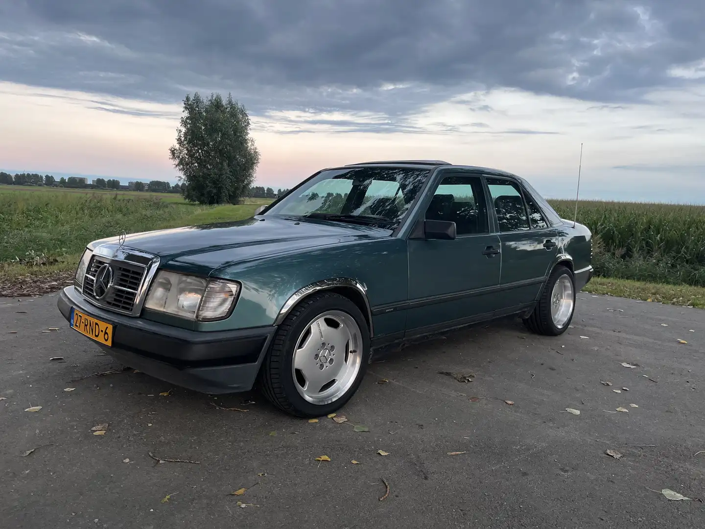 Mercedes-Benz E 230 W124 automaat 1986 AMG 17 inch APK mrt-2027 Зелений - 1