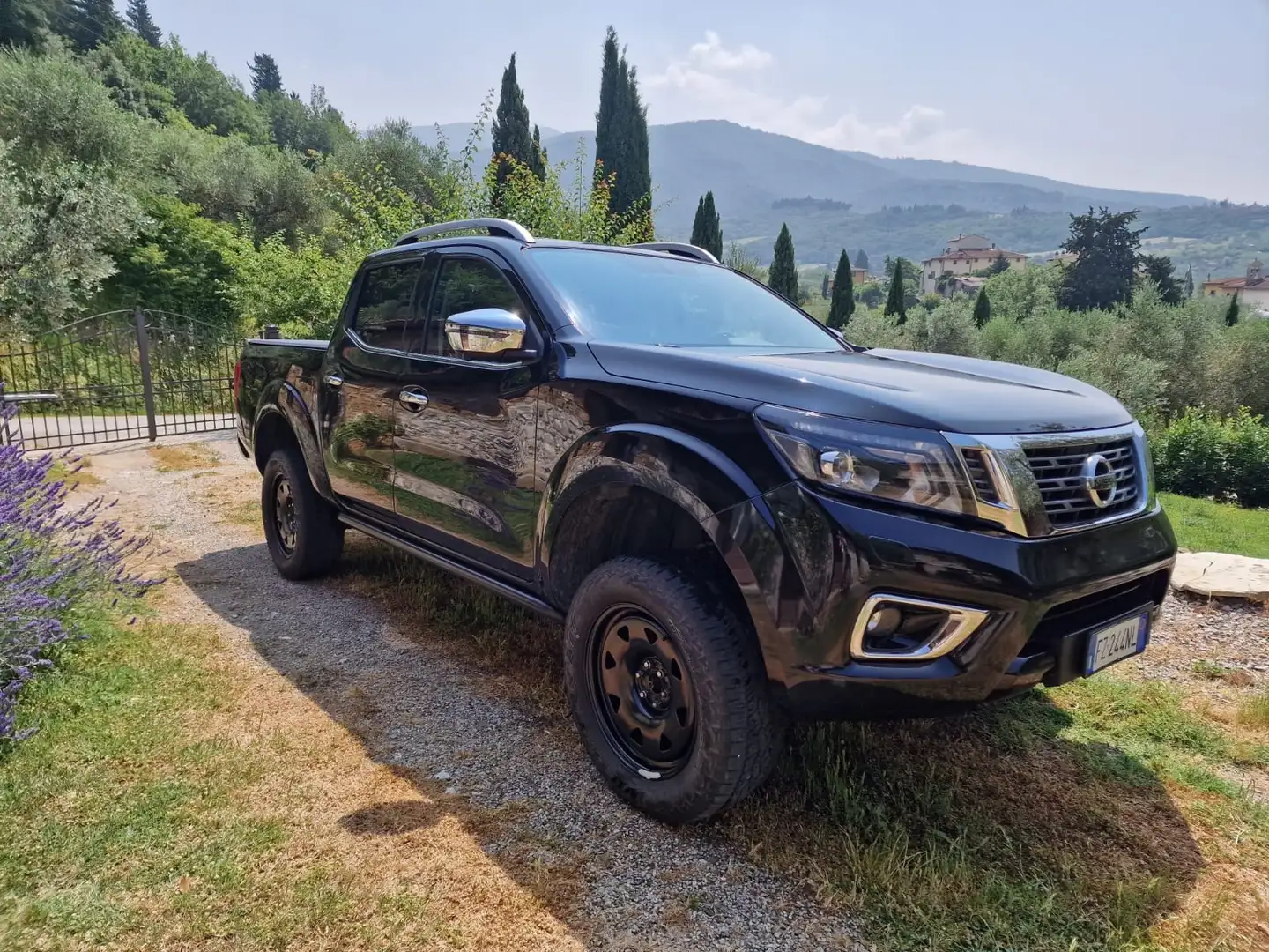 Nissan Navara Navara III 2016 2.3 dci d.cab Tekna 4wd 190cv my19 Nero - 1