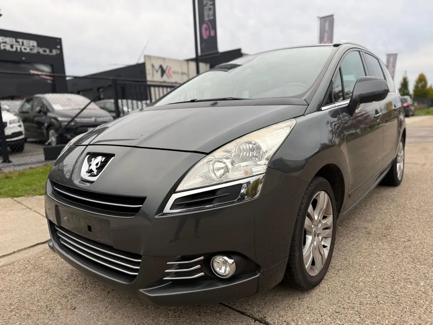 Peugeot 5008 1.6 HDI Gekeurd Topstaat! Gri - 2