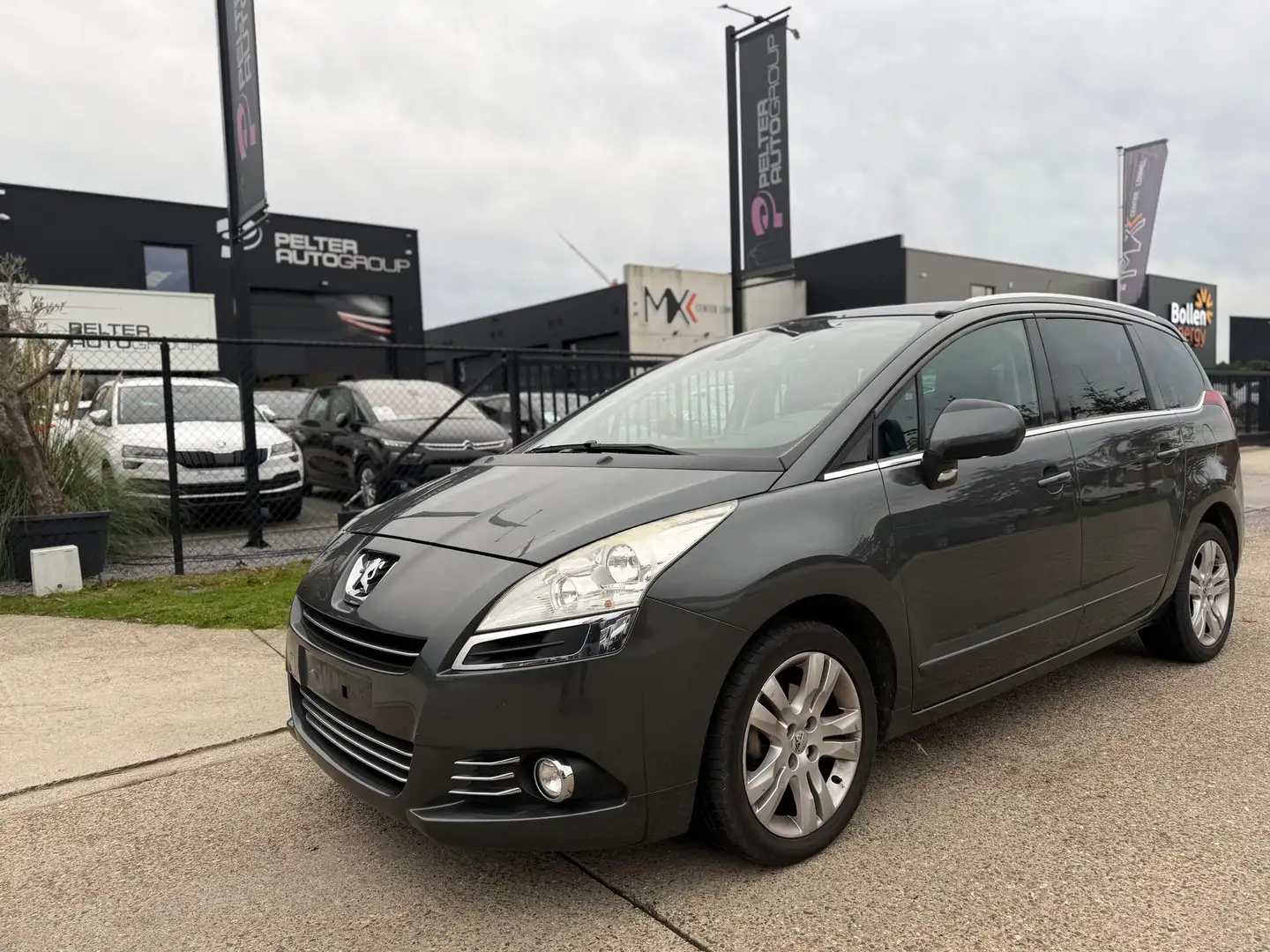 Peugeot 5008 1.6 HDI Gekeurd Topstaat! Gri - 1