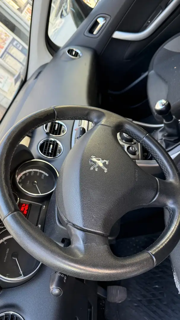 Peugeot 308 308 1,6 HDi 90 FAP Comfort Comfort Grau - 1