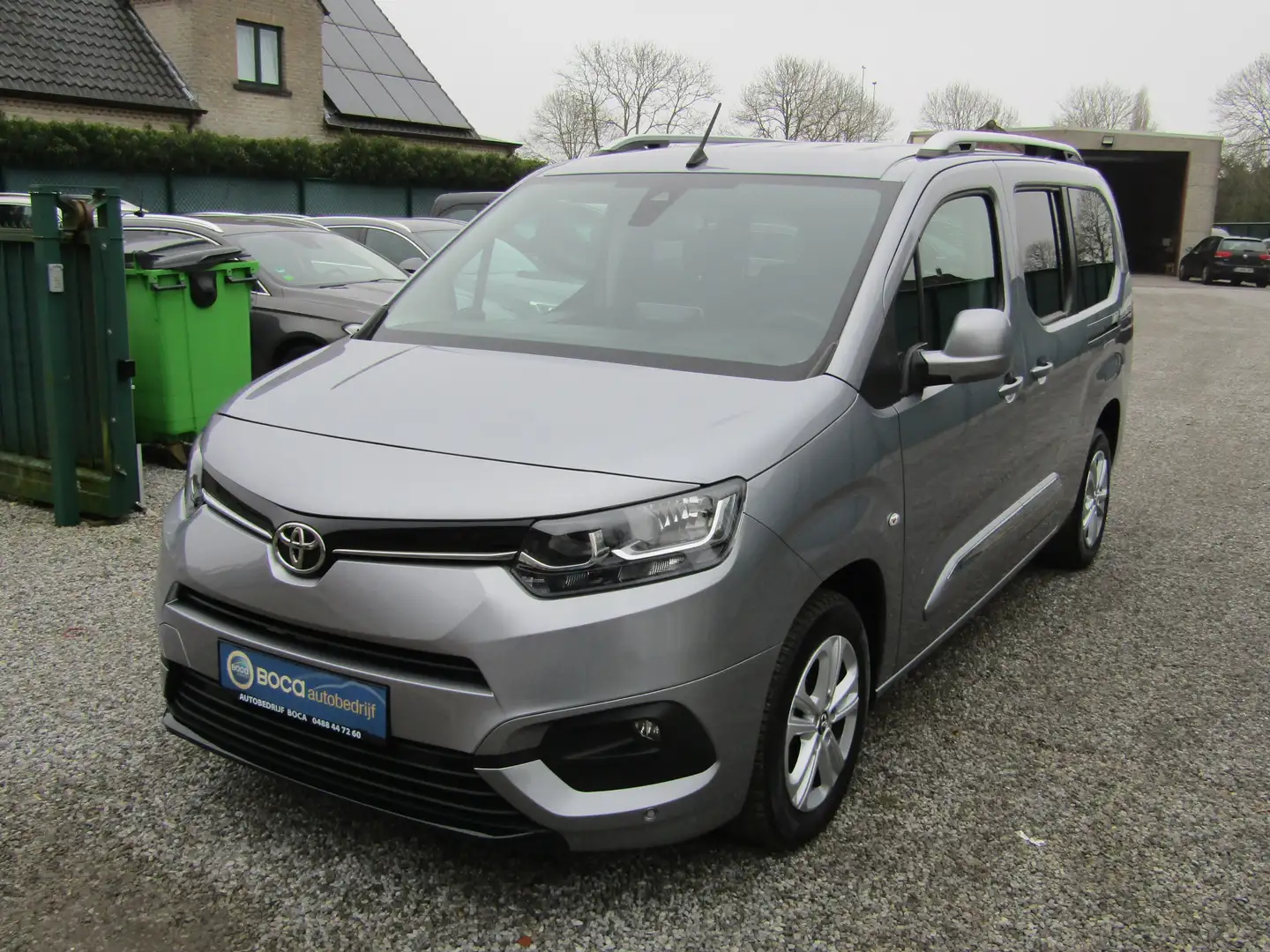 Toyota Proace City City Verso 1.2 PureTech MPV Grijs - 1